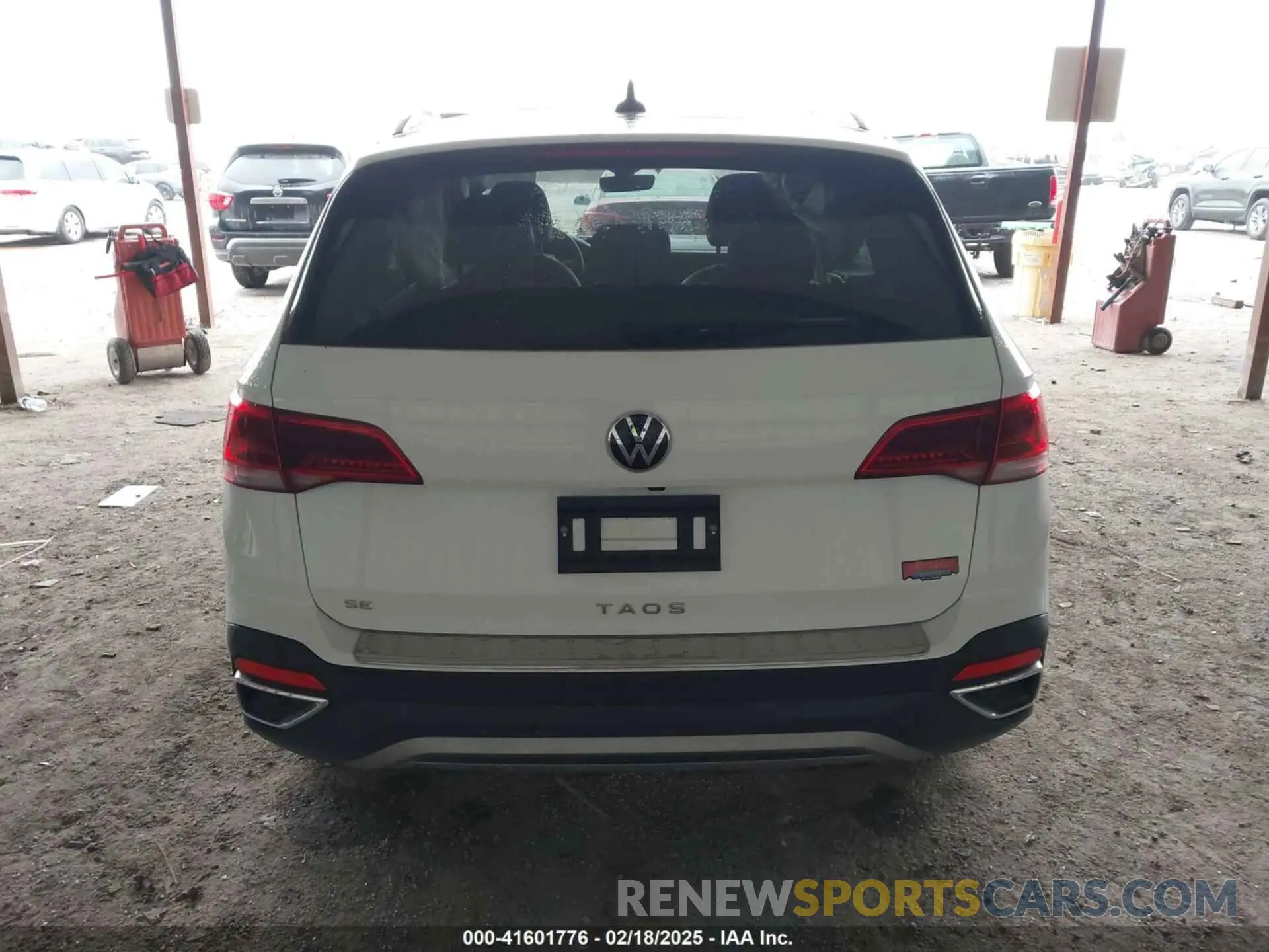 16 Photograph of a damaged car 3VVEX7B20RM002688 VOLKSWAGEN TAOS 2024