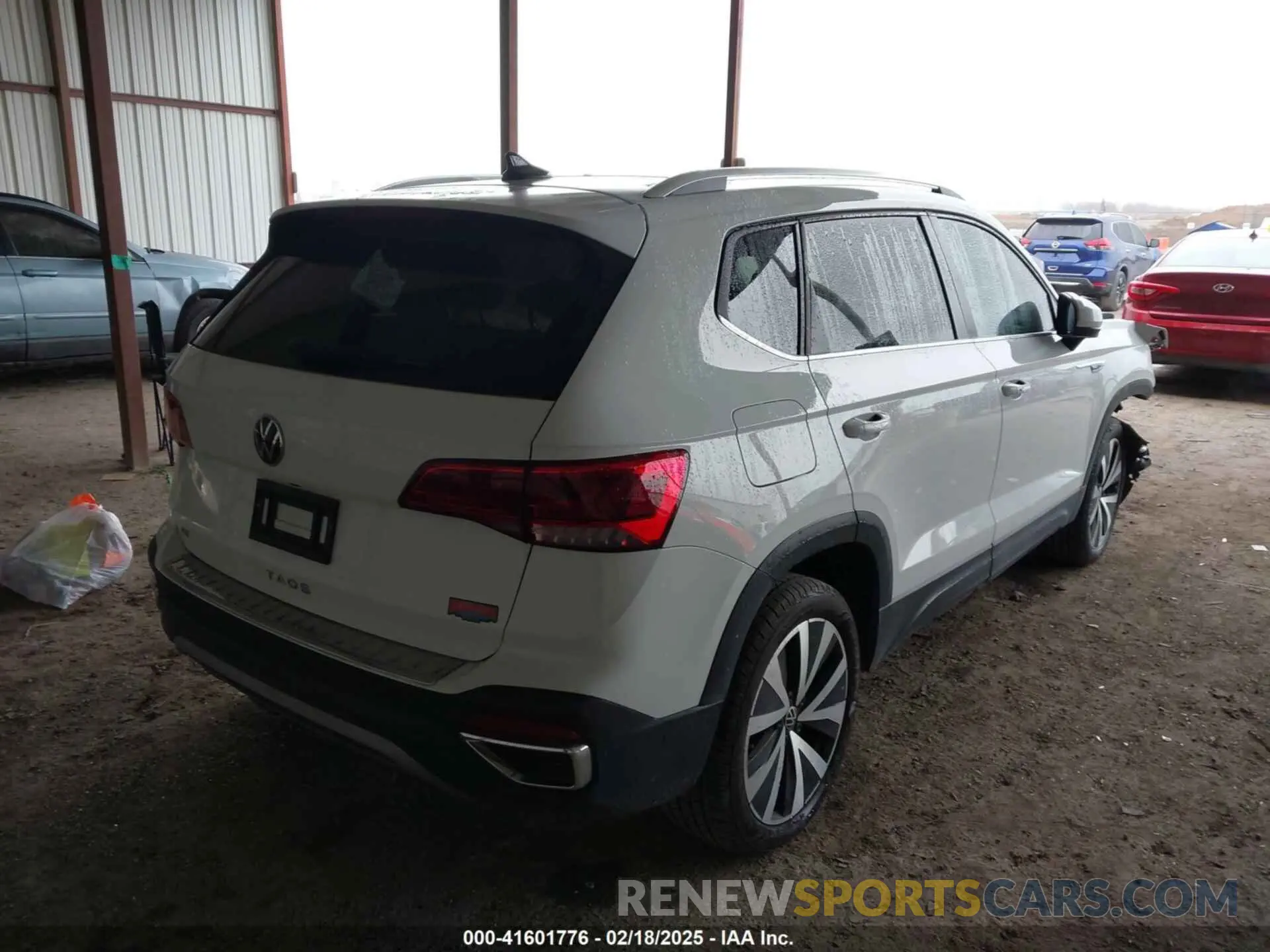 4 Photograph of a damaged car 3VVEX7B20RM002688 VOLKSWAGEN TAOS 2024