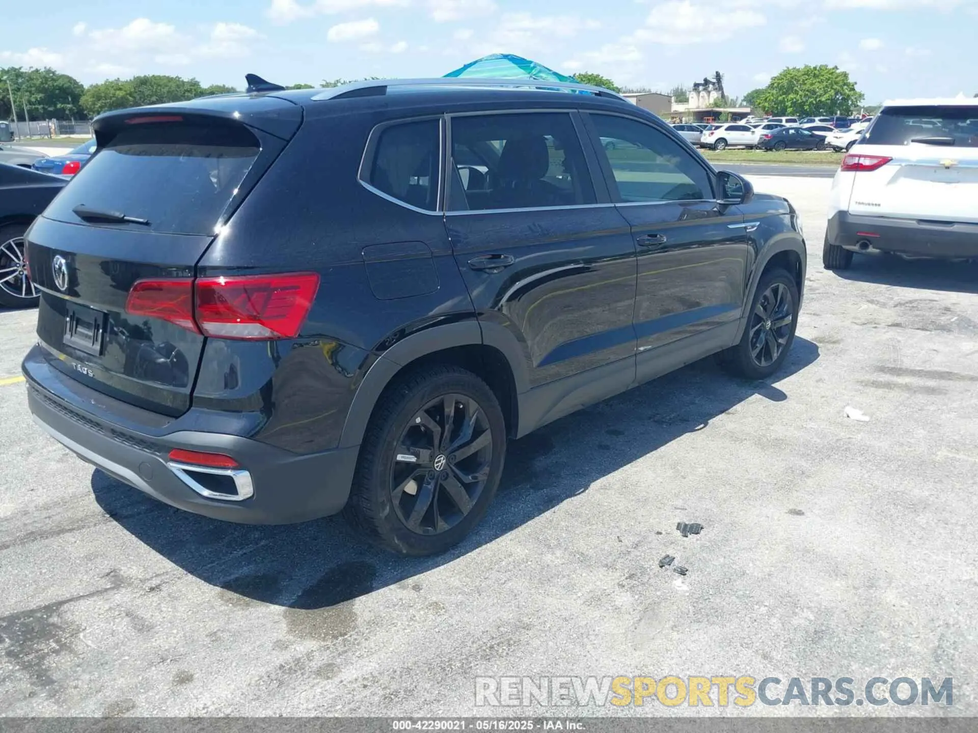 4 Photograph of a damaged car 3VVEX7B20RM047467 VOLKSWAGEN TAOS 2024