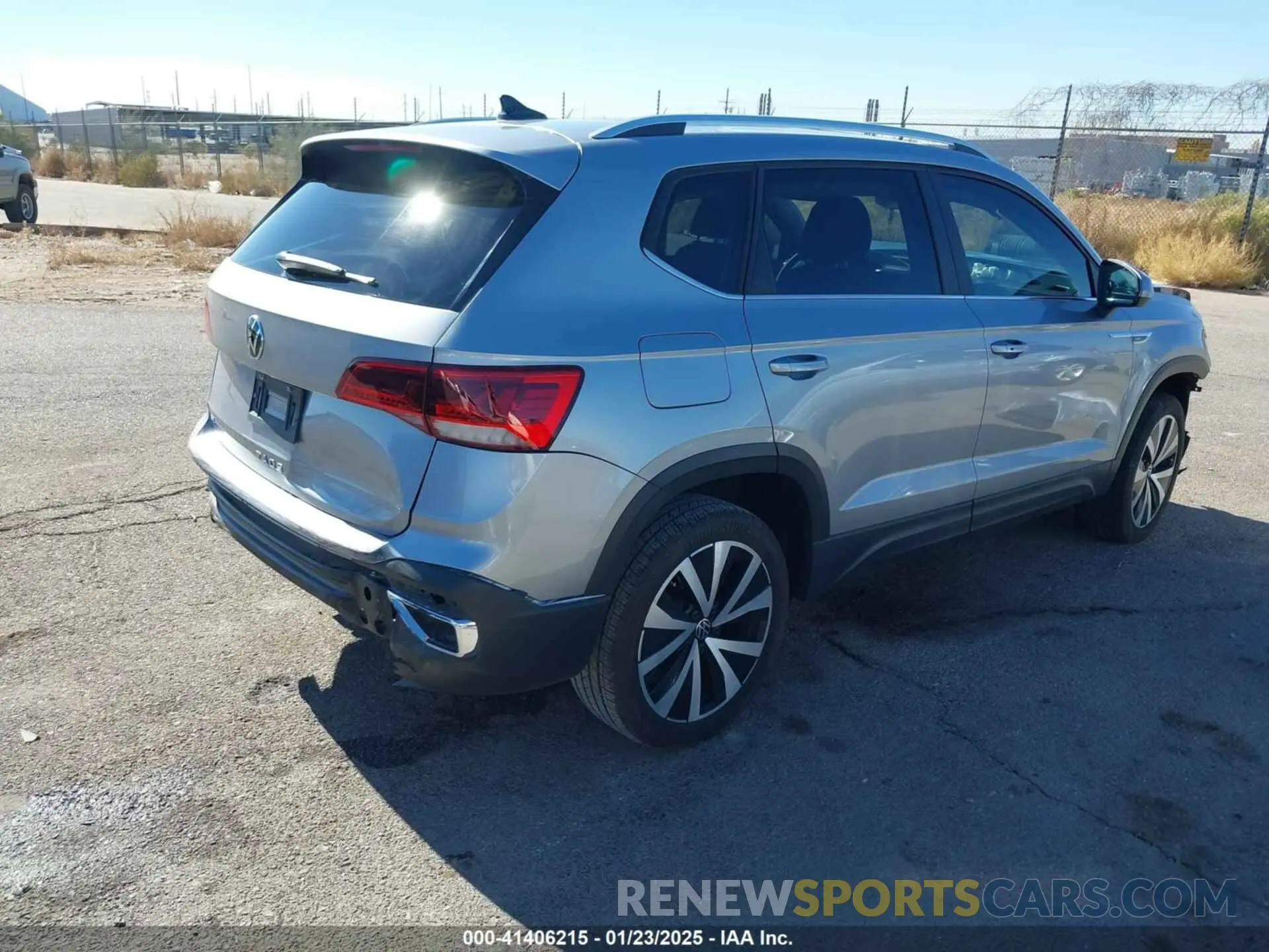 4 Photograph of a damaged car 3VVEX7B21RM001601 VOLKSWAGEN TAOS 2024