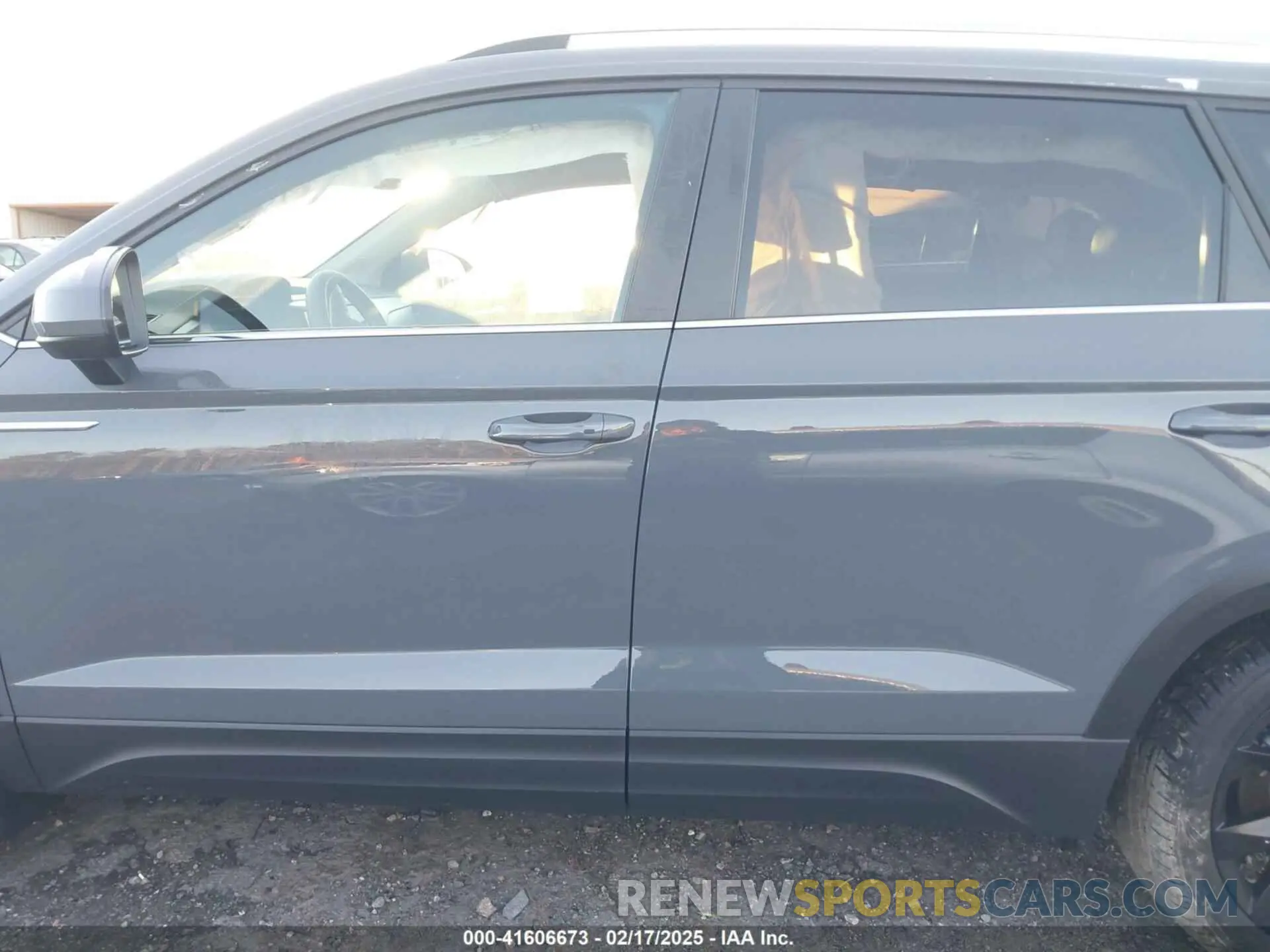 14 Photograph of a damaged car 3VVEX7B22RM112576 VOLKSWAGEN TAOS 2024