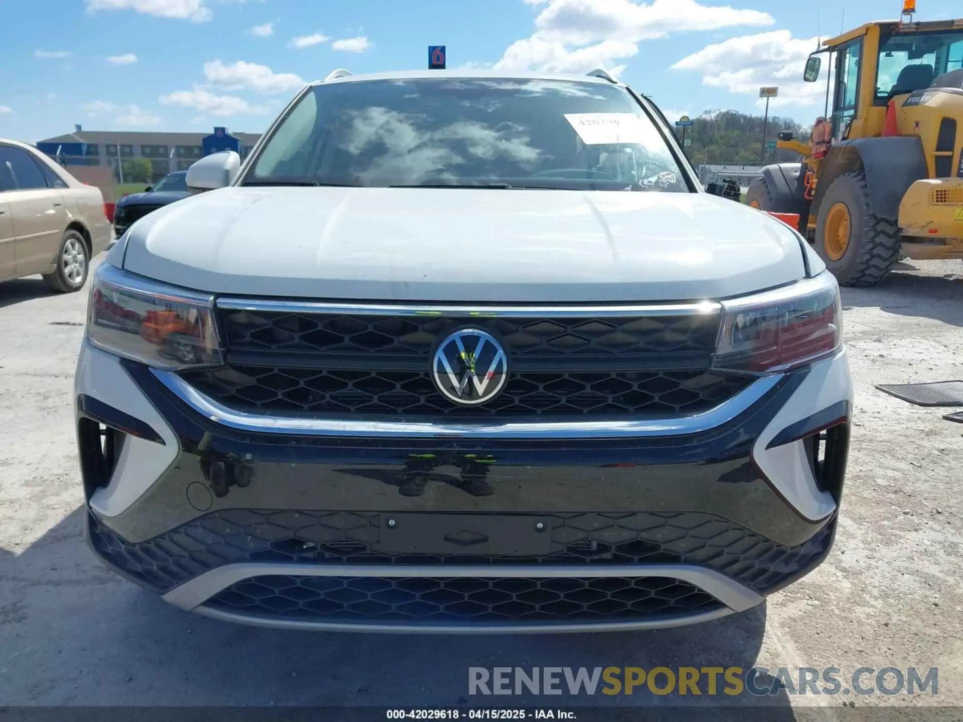 13 Photograph of a damaged car 3VVEX7B23RM122551 VOLKSWAGEN TAOS 2024
