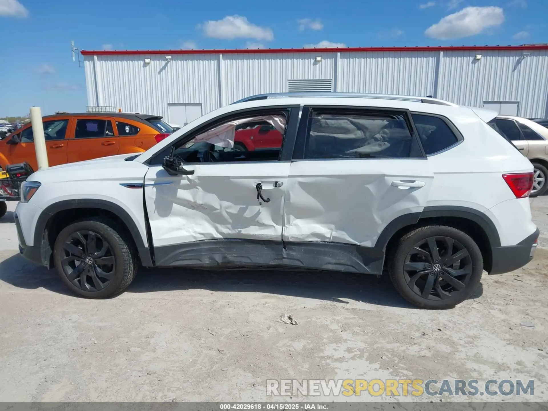 15 Photograph of a damaged car 3VVEX7B23RM122551 VOLKSWAGEN TAOS 2024