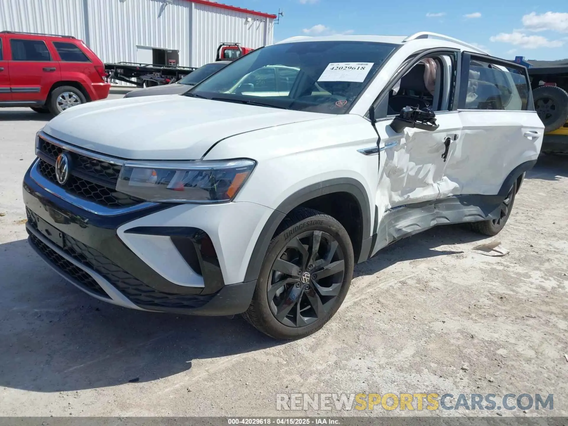 2 Photograph of a damaged car 3VVEX7B23RM122551 VOLKSWAGEN TAOS 2024