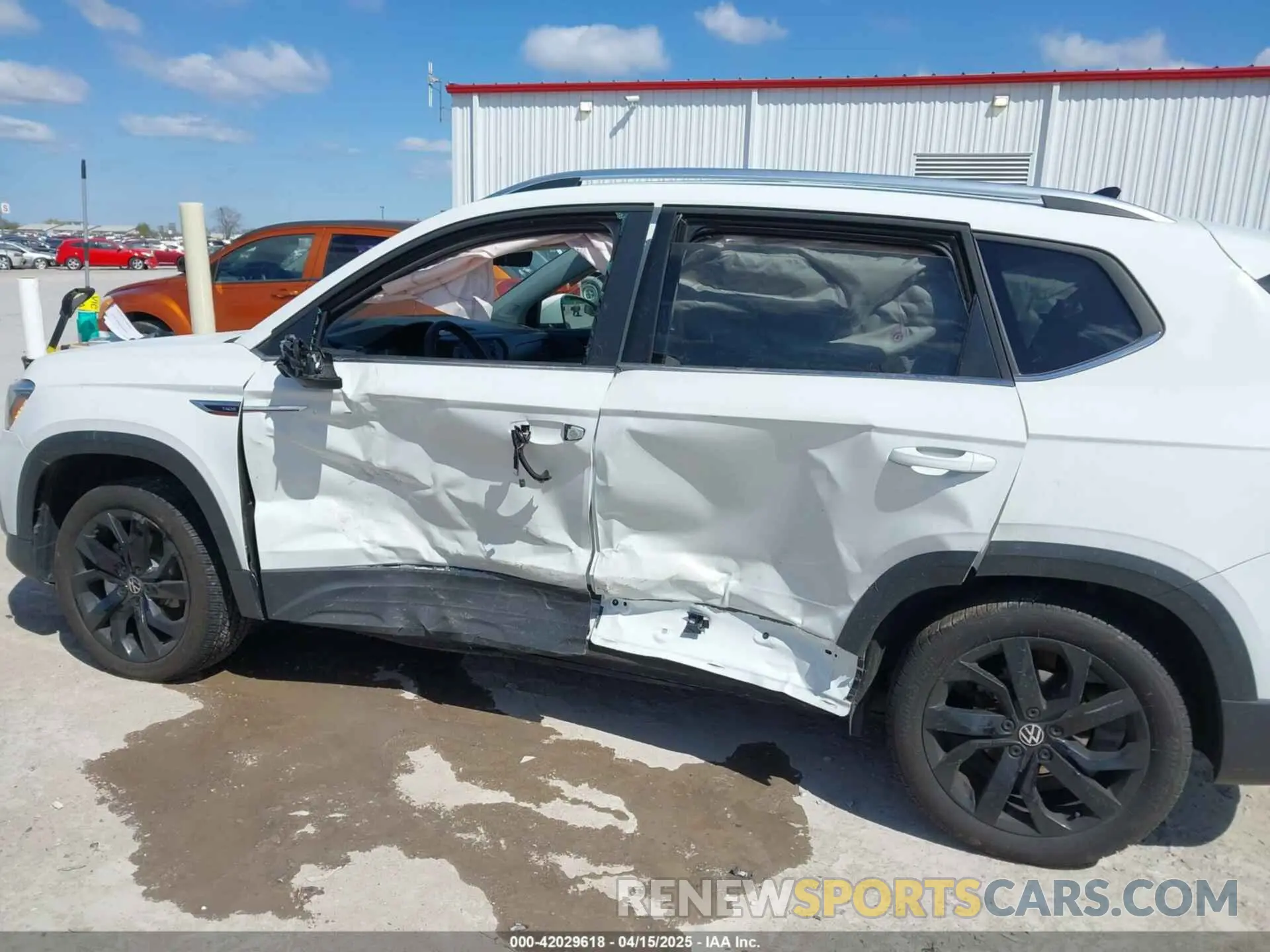 6 Photograph of a damaged car 3VVEX7B23RM122551 VOLKSWAGEN TAOS 2024