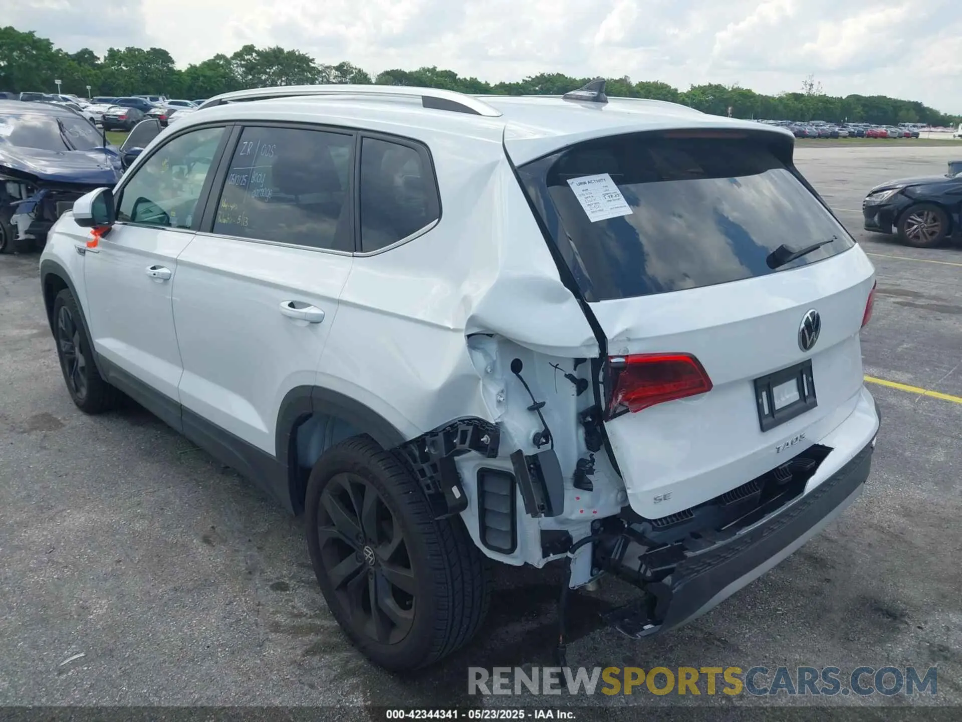 6 Photograph of a damaged car 3VVEX7B26RM128537 VOLKSWAGEN TAOS 2024