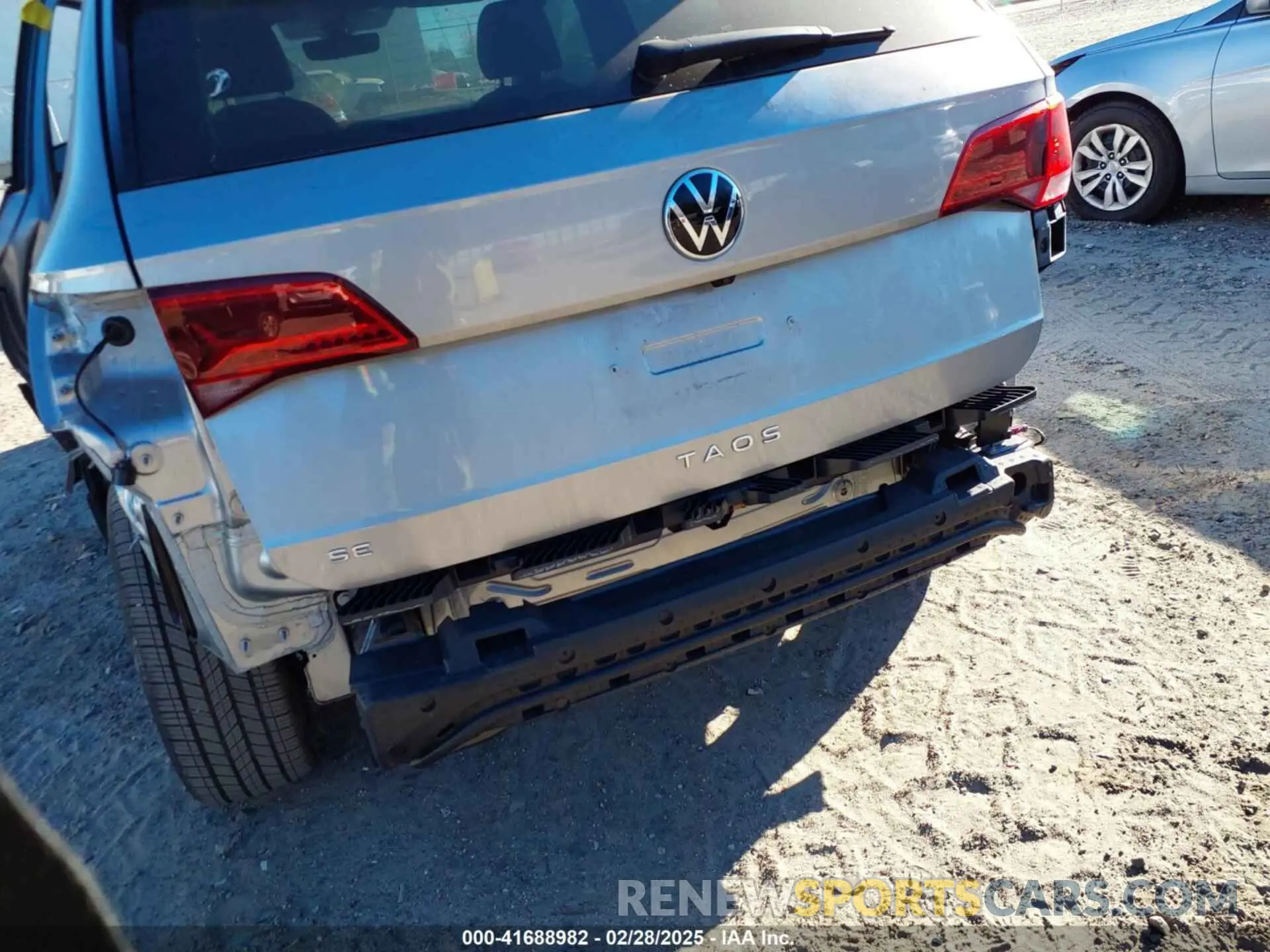 18 Photograph of a damaged car 3VVEX7B28RM004916 VOLKSWAGEN TAOS 2024
