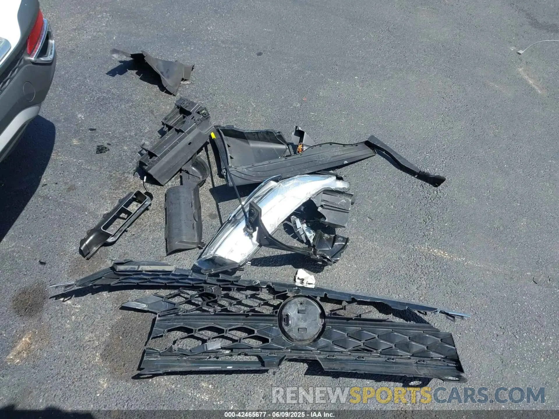 12 Photograph of a damaged car 3VVEX7B28RM056904 VOLKSWAGEN TAOS 2024
