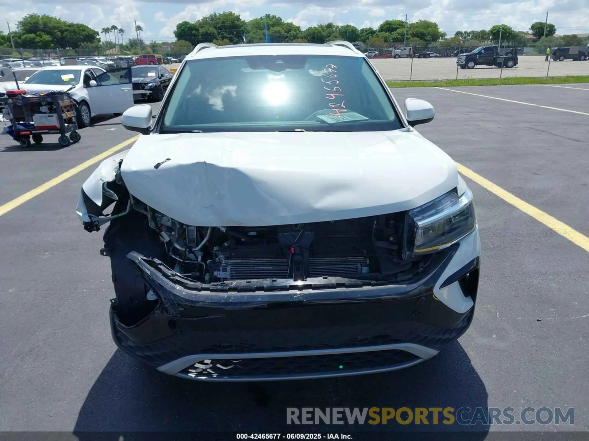 13 Photograph of a damaged car 3VVEX7B28RM056904 VOLKSWAGEN TAOS 2024