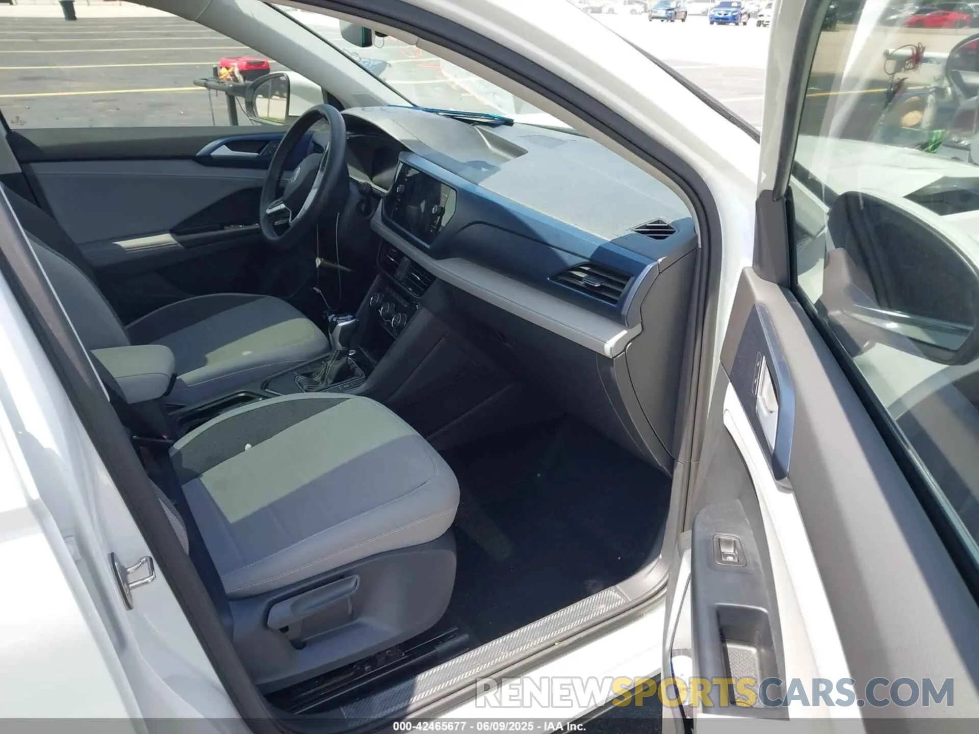 5 Photograph of a damaged car 3VVEX7B28RM056904 VOLKSWAGEN TAOS 2024