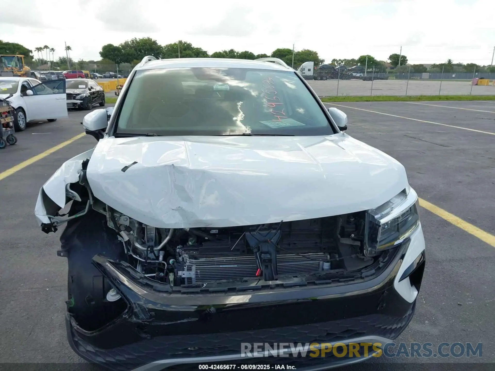 6 Photograph of a damaged car 3VVEX7B28RM056904 VOLKSWAGEN TAOS 2024