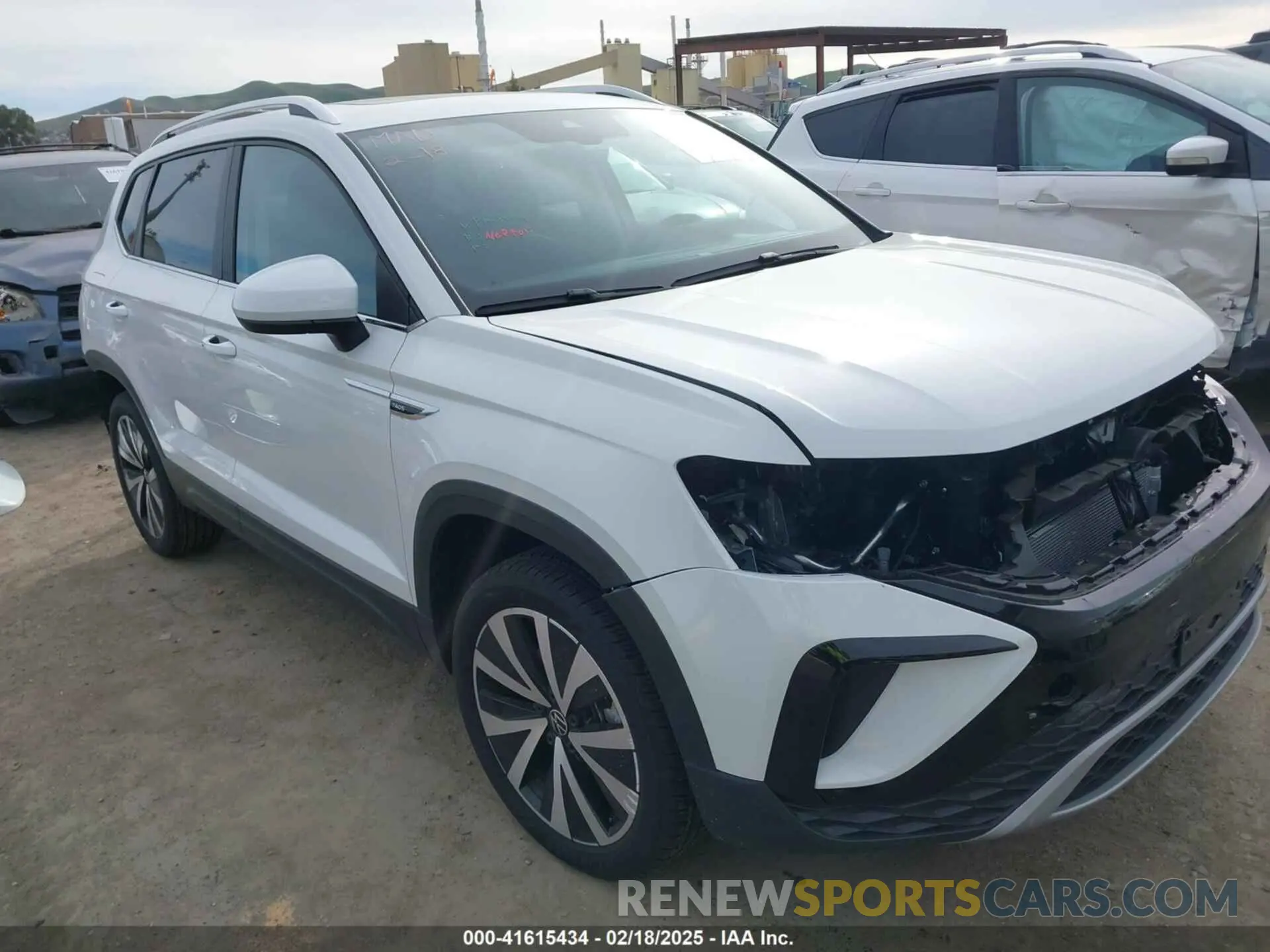 1 Photograph of a damaged car 3VVEX7B2XRM058086 VOLKSWAGEN TAOS 2024