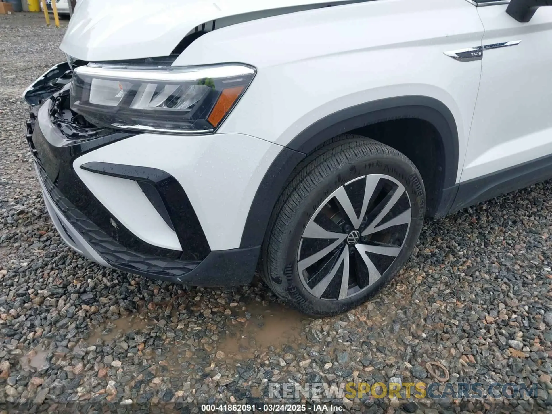 18 Photograph of a damaged car 3VVSX7B20RM017436 VOLKSWAGEN TAOS 2024
