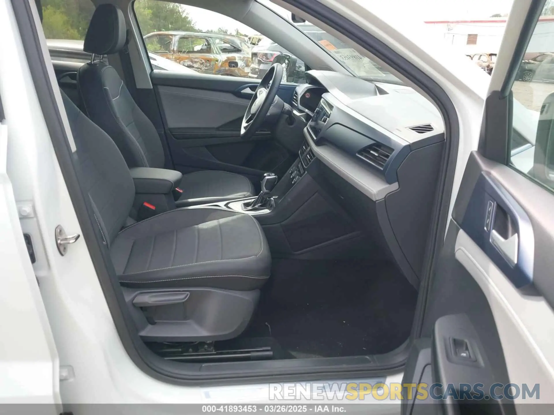 5 Photograph of a damaged car 3VVSX7B22RM012688 VOLKSWAGEN TAOS 2024