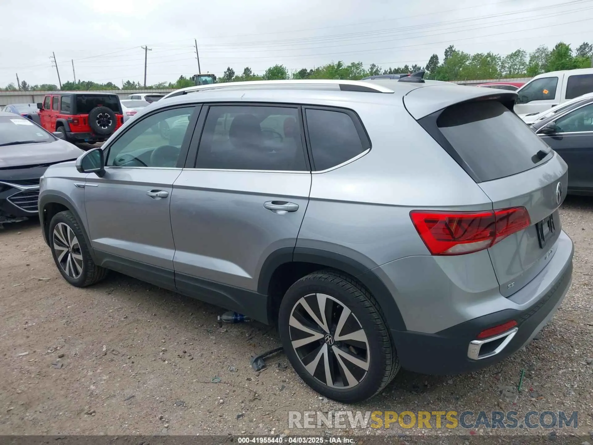 14 Photograph of a damaged car 3VVSX7B23RM015891 VOLKSWAGEN TAOS 2024