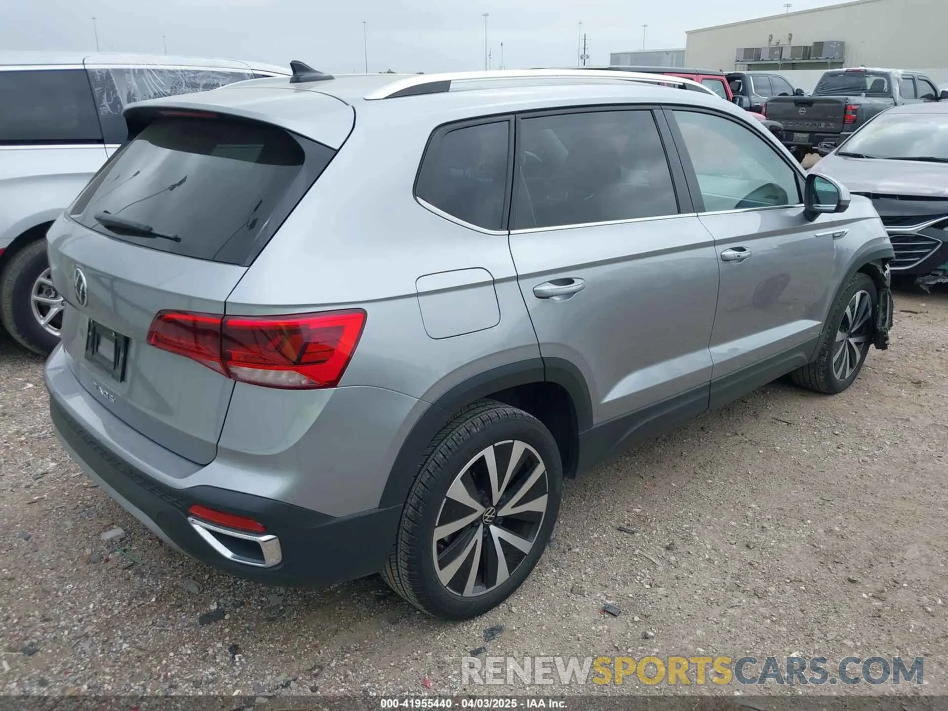 4 Photograph of a damaged car 3VVSX7B23RM015891 VOLKSWAGEN TAOS 2024