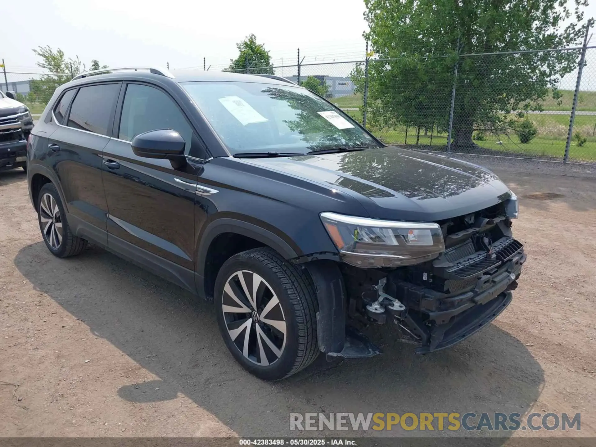 1 Photograph of a damaged car 3VVSX7B24RM007623 VOLKSWAGEN TAOS 2024