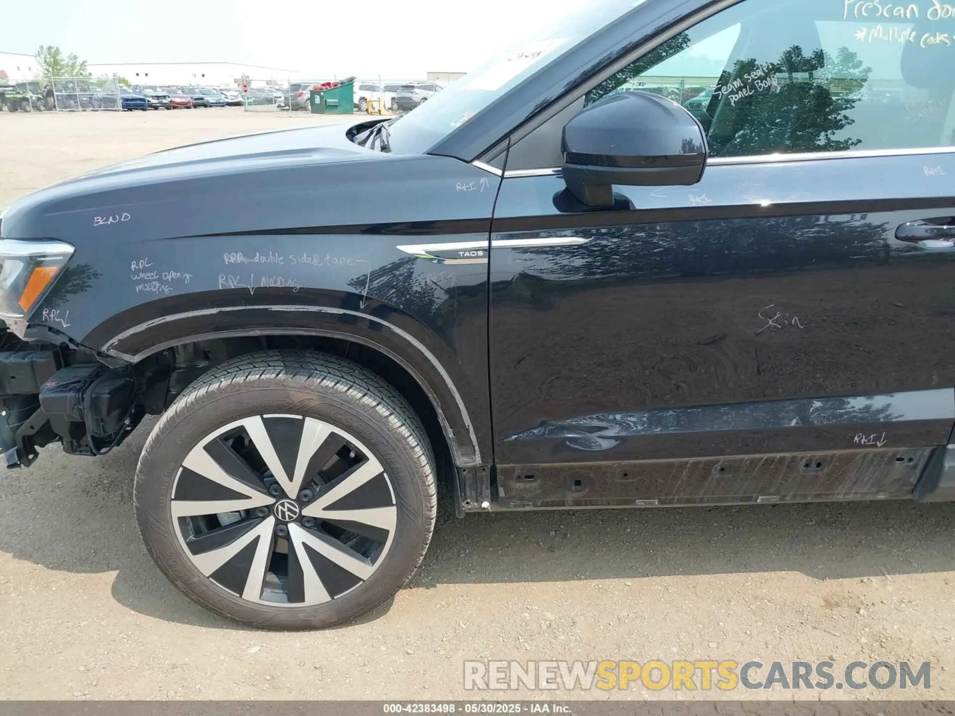19 Photograph of a damaged car 3VVSX7B24RM007623 VOLKSWAGEN TAOS 2024