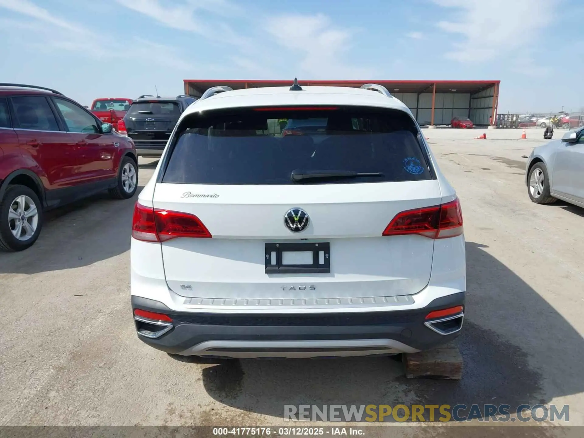 17 Photograph of a damaged car 3VVSX7B25RM071752 VOLKSWAGEN TAOS 2024
