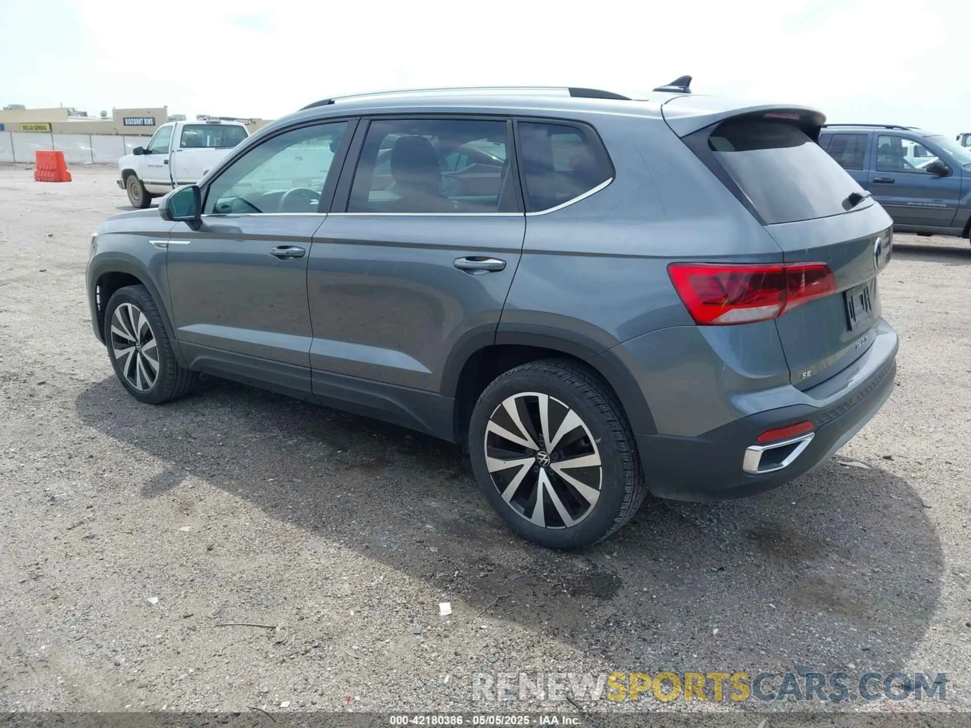 3 Photograph of a damaged car 3VVSX7B26RM020552 VOLKSWAGEN TAOS 2024
