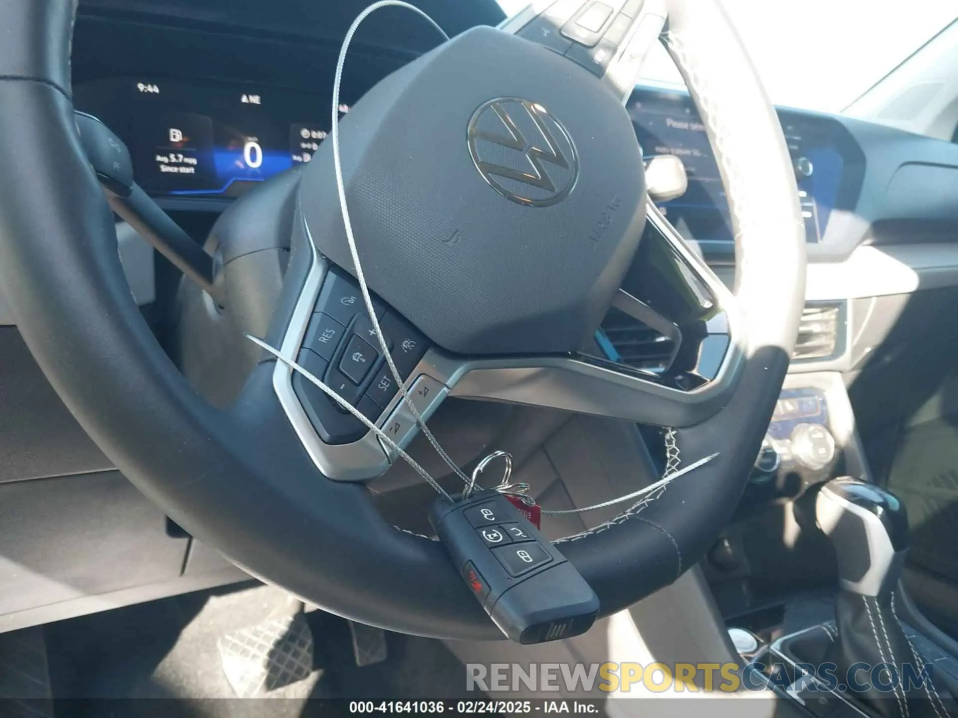 11 Photograph of a damaged car 3VVSX7B26RM056161 VOLKSWAGEN TAOS 2024