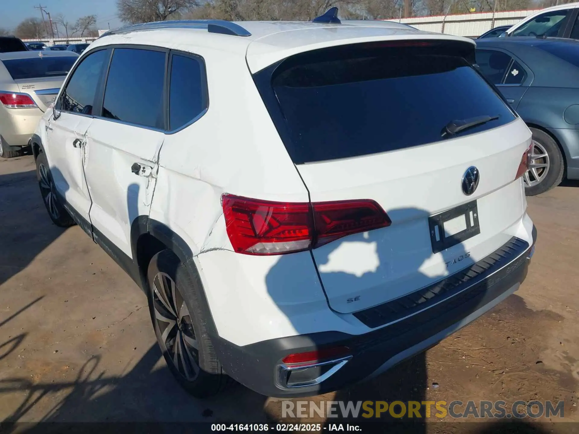 3 Photograph of a damaged car 3VVSX7B26RM056161 VOLKSWAGEN TAOS 2024