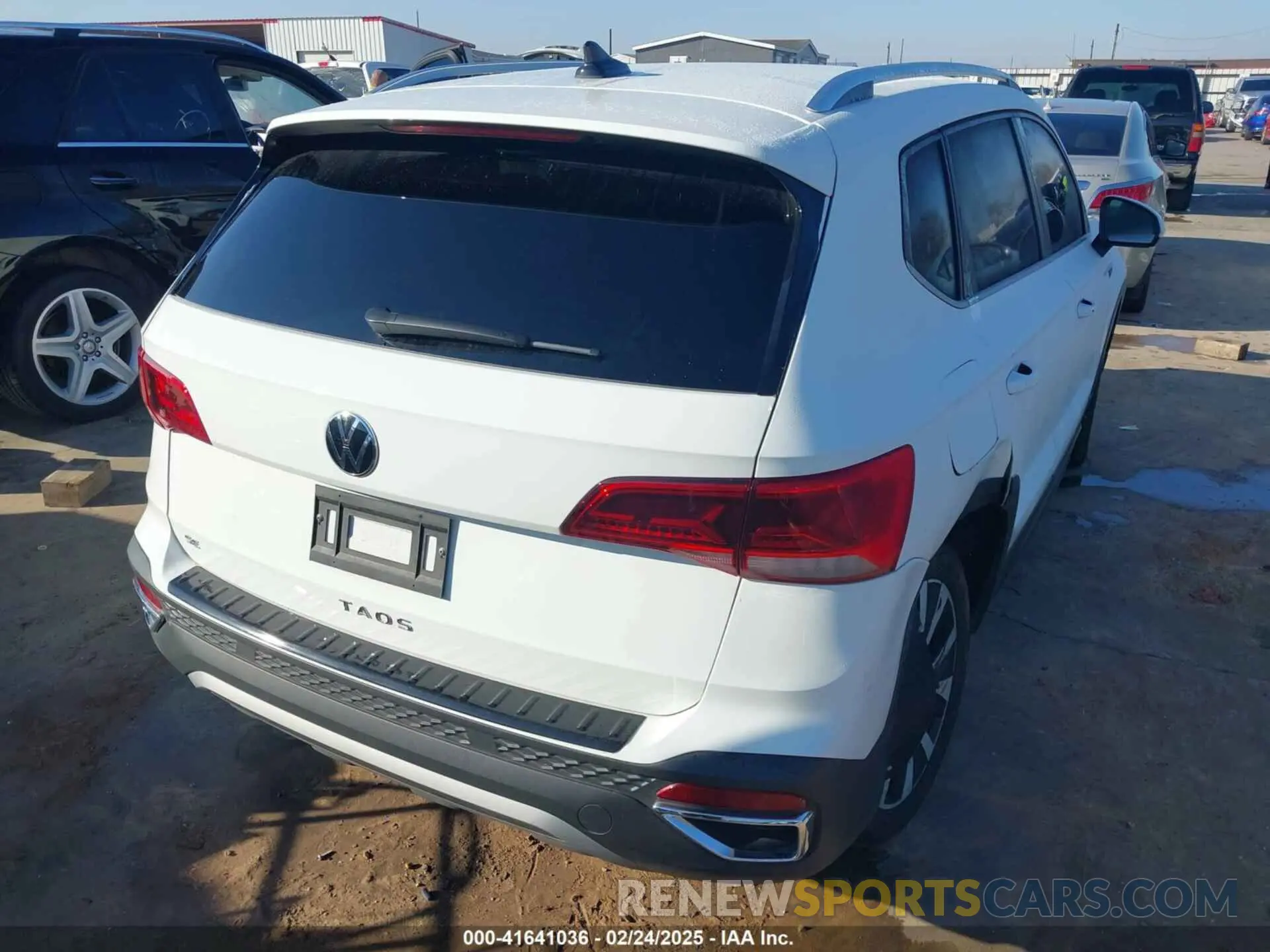 4 Photograph of a damaged car 3VVSX7B26RM056161 VOLKSWAGEN TAOS 2024