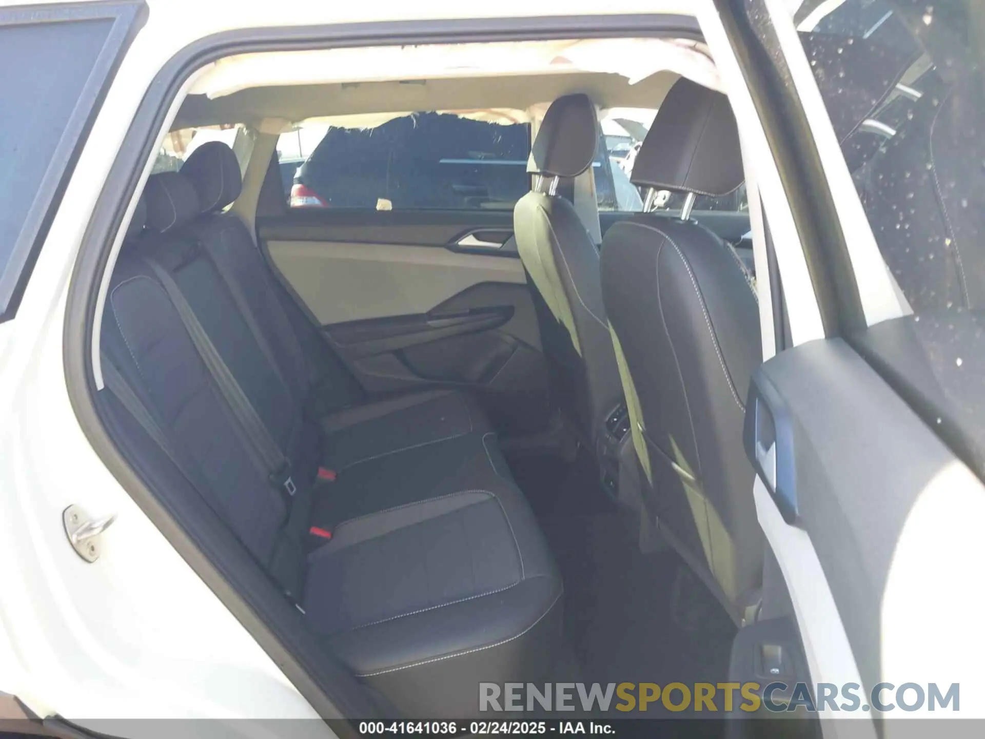 8 Photograph of a damaged car 3VVSX7B26RM056161 VOLKSWAGEN TAOS 2024