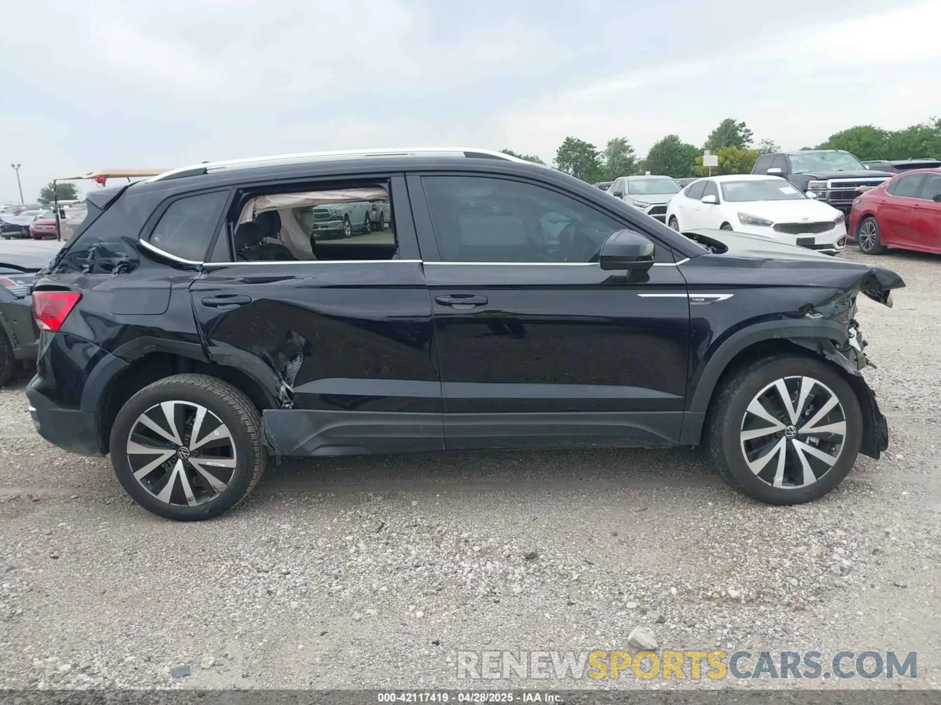 14 Photograph of a damaged car 3VVSX7B27RM064253 VOLKSWAGEN TAOS 2024