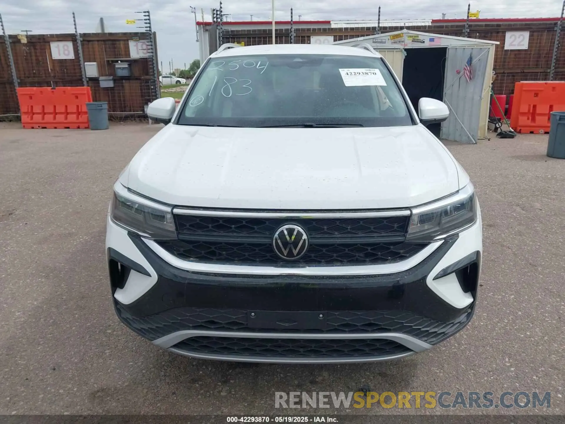 12 Photograph of a damaged car 3VVSX7B28RM003039 VOLKSWAGEN TAOS 2024