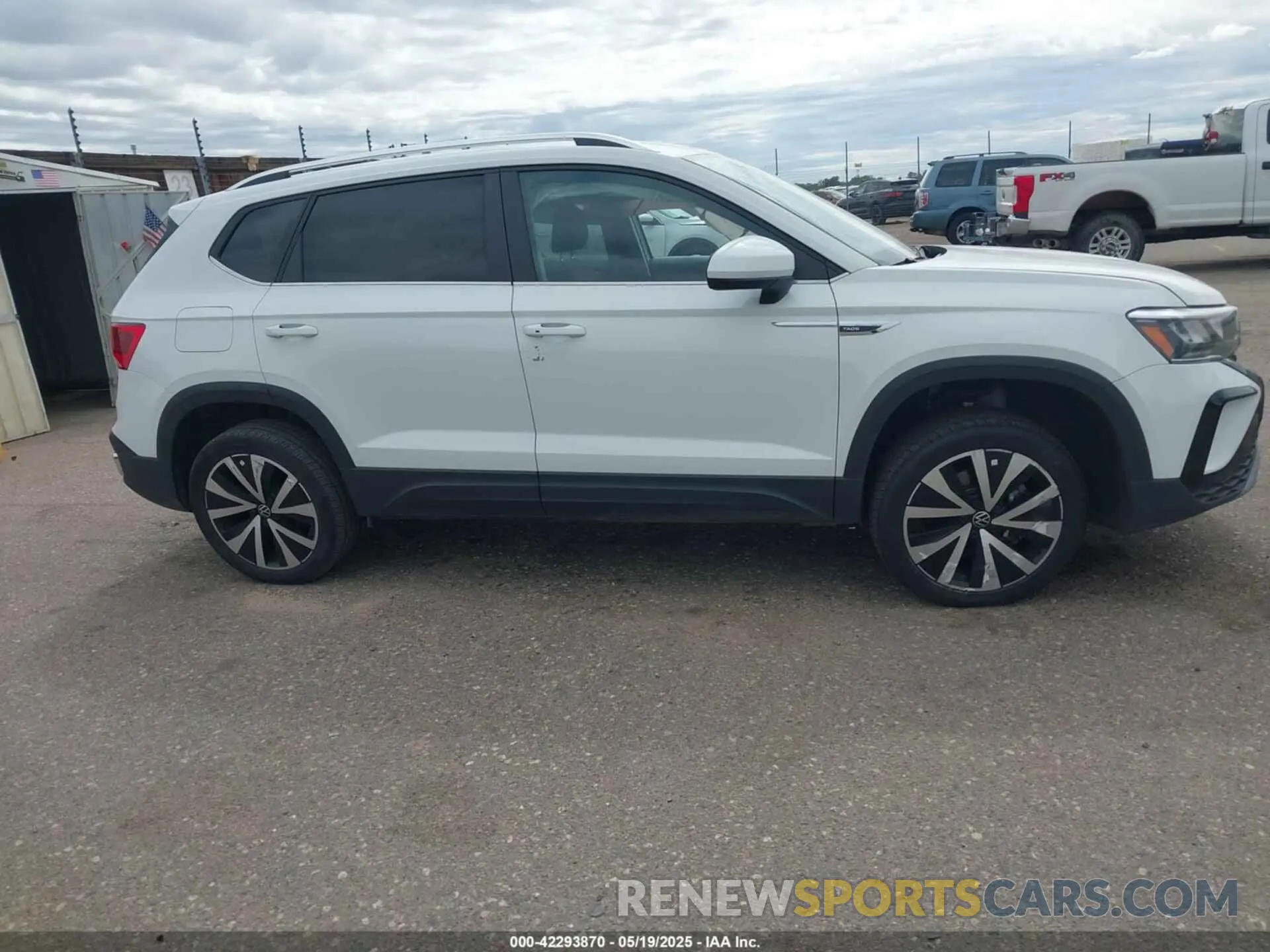 6 Photograph of a damaged car 3VVSX7B28RM003039 VOLKSWAGEN TAOS 2024