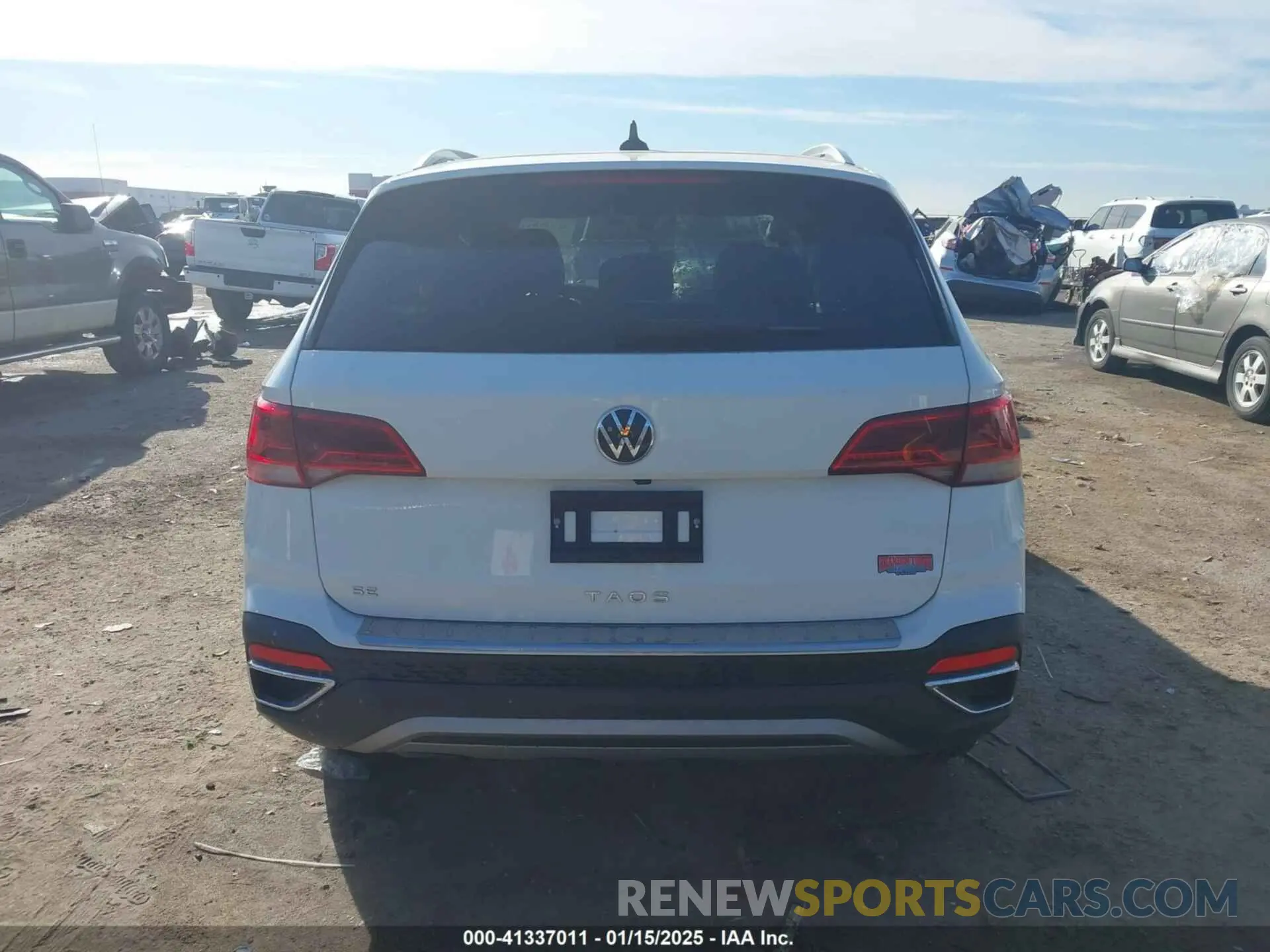 16 Photograph of a damaged car 3VVSX7B29RM054002 VOLKSWAGEN TAOS 2024