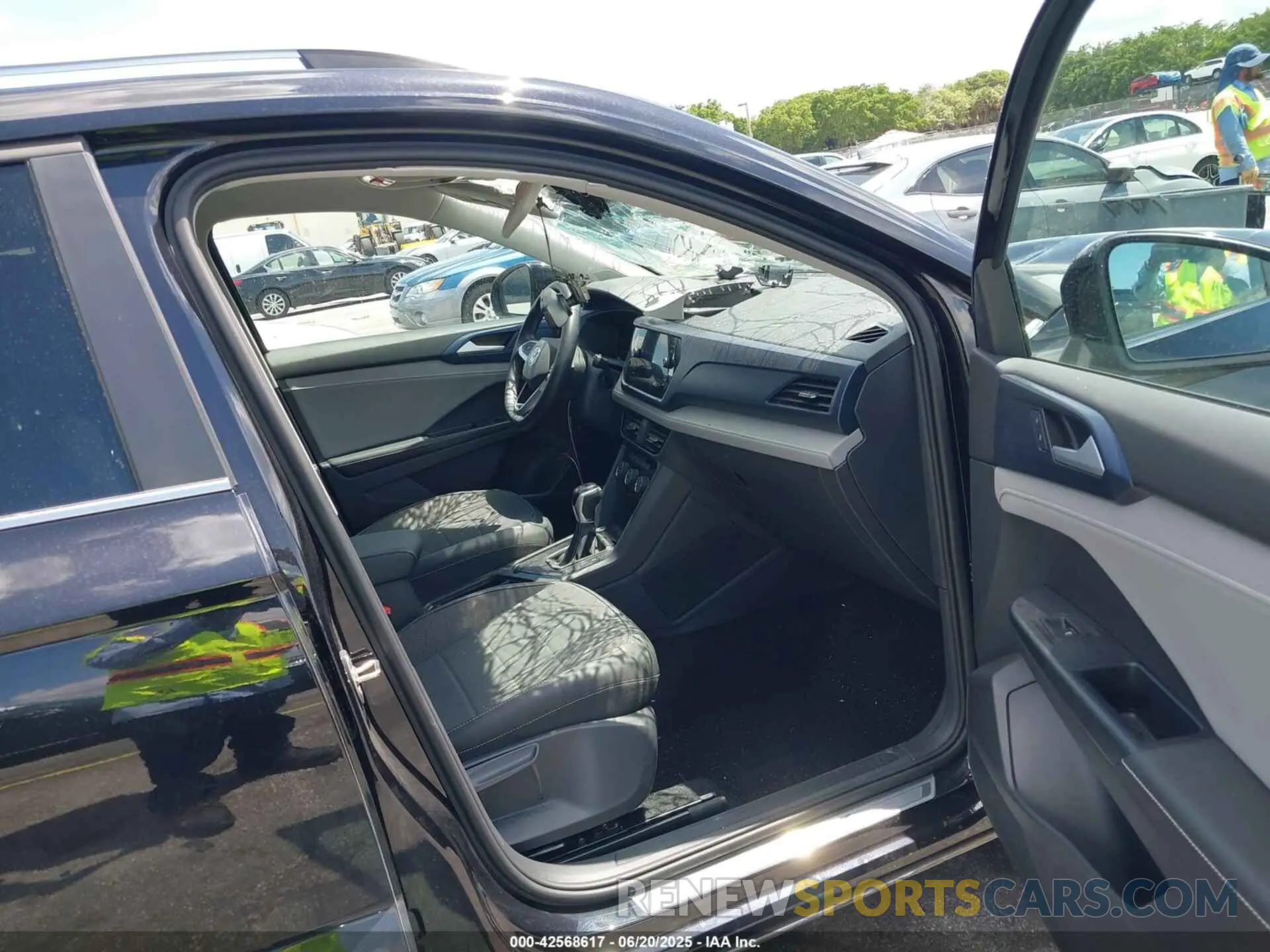 5 Photograph of a damaged car 3VVSX7B29RM119270 VOLKSWAGEN TAOS 2024