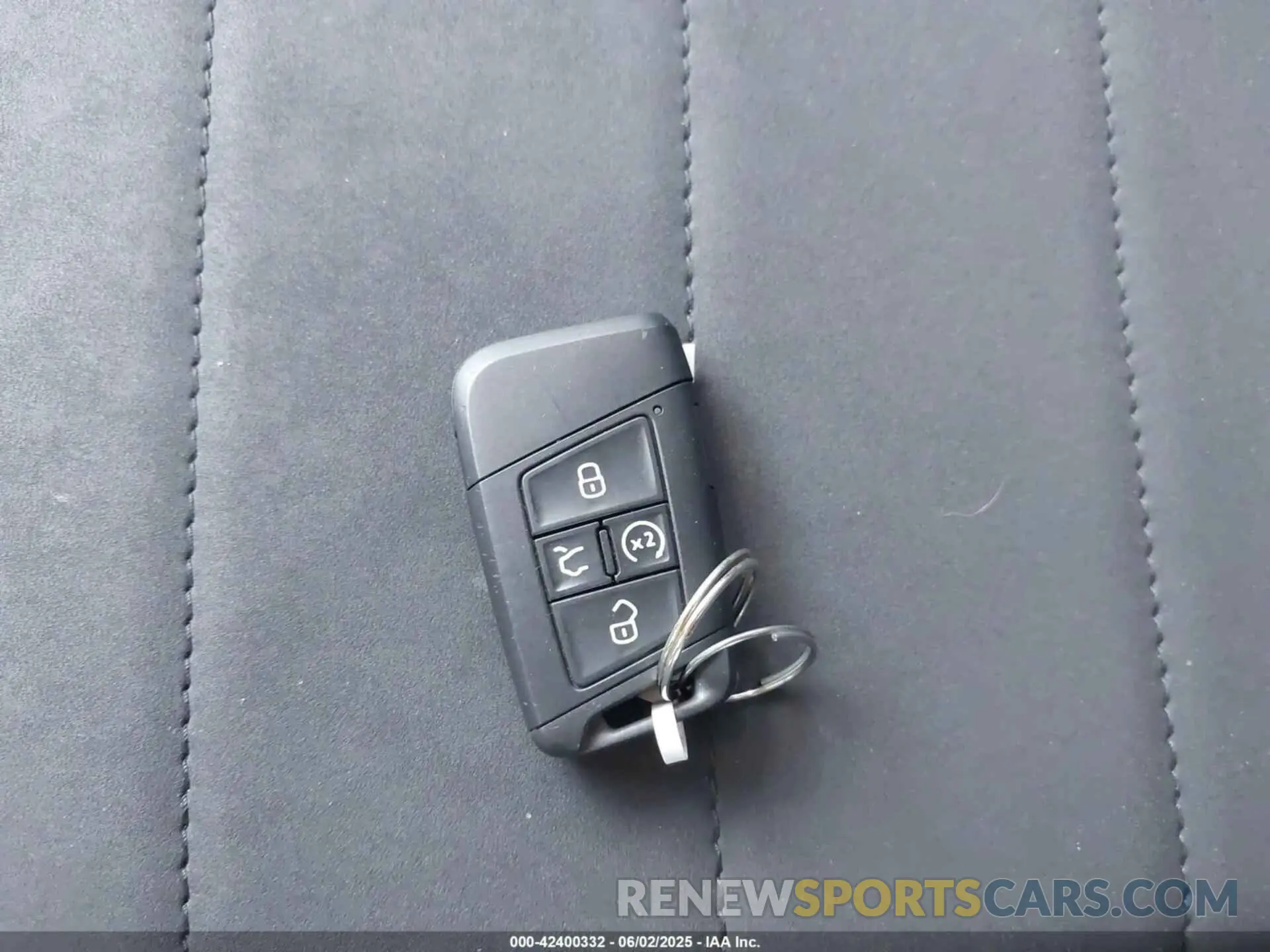 11 Photograph of a damaged car 3VVUX7B23RM063805 VOLKSWAGEN TAOS 2024