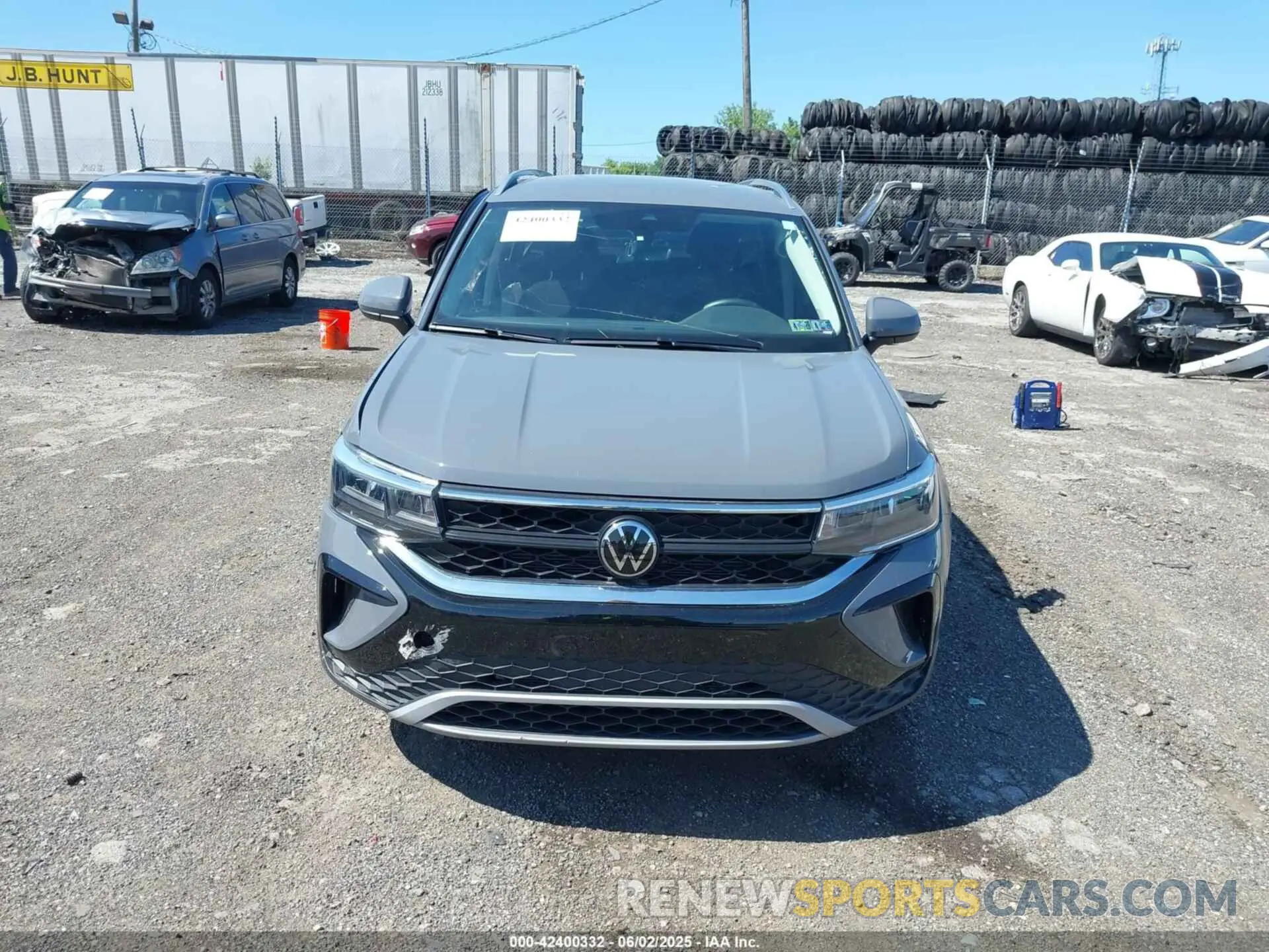 12 Photograph of a damaged car 3VVUX7B23RM063805 VOLKSWAGEN TAOS 2024