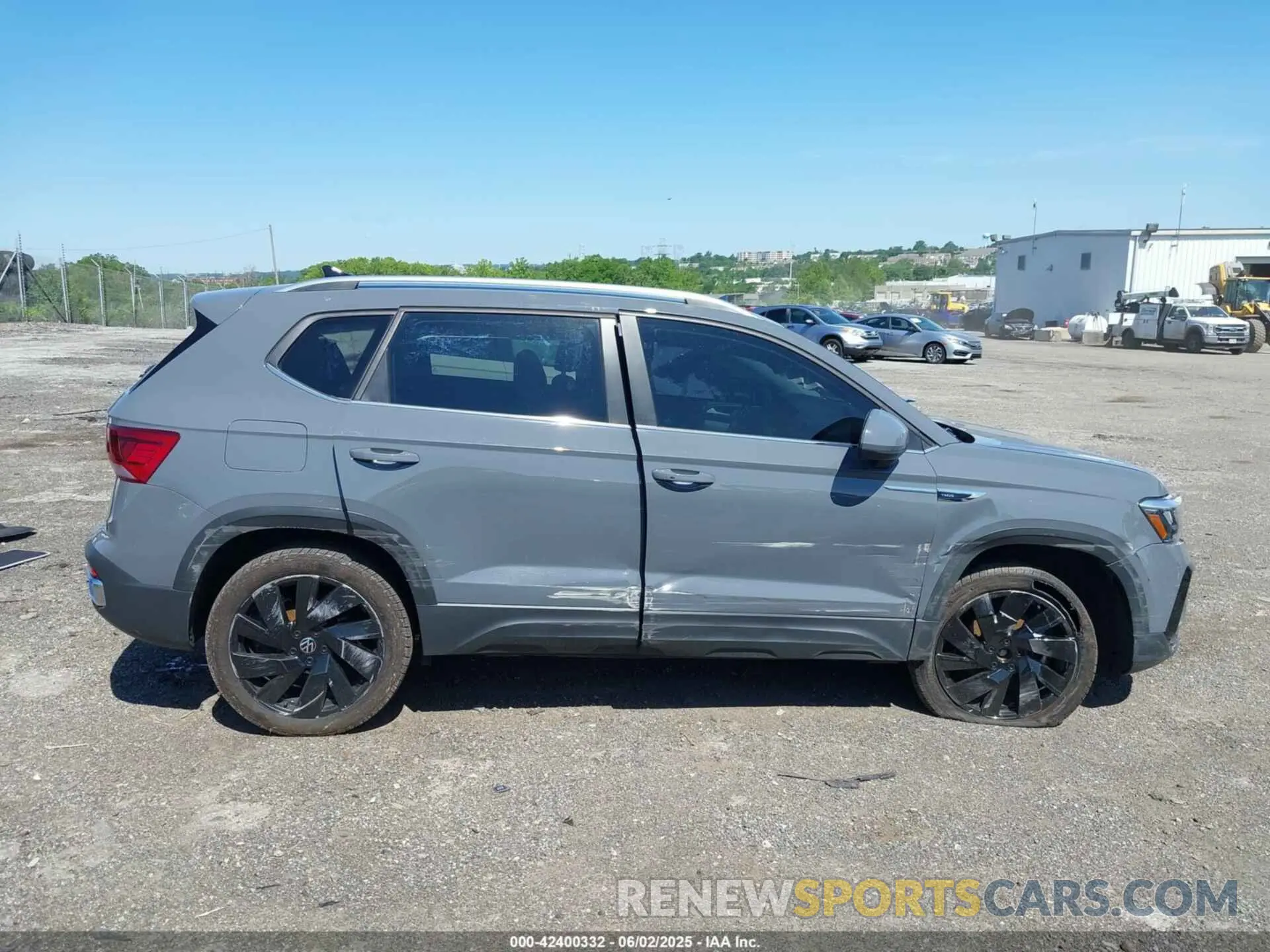 13 Photograph of a damaged car 3VVUX7B23RM063805 VOLKSWAGEN TAOS 2024