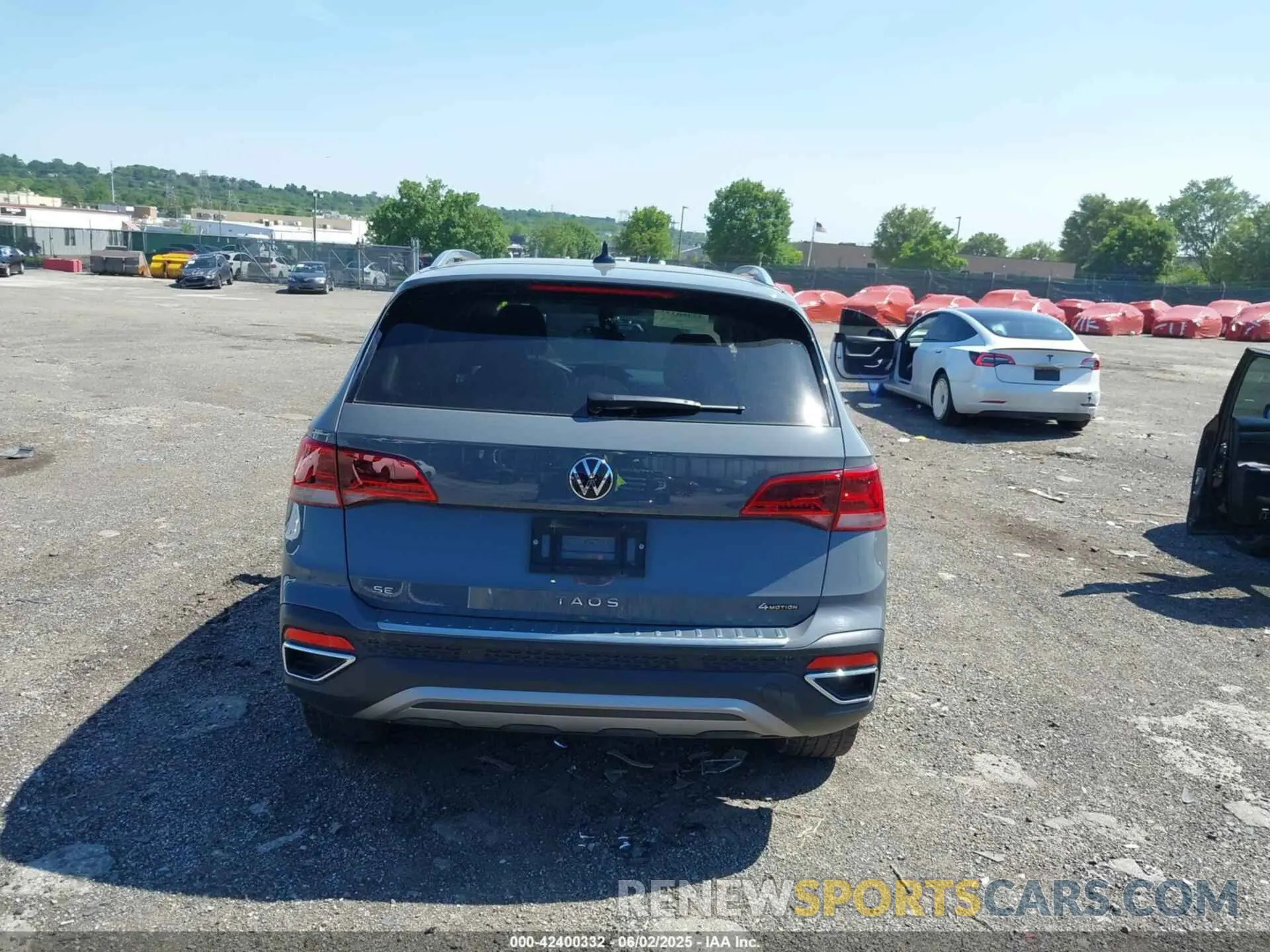 16 Photograph of a damaged car 3VVUX7B23RM063805 VOLKSWAGEN TAOS 2024