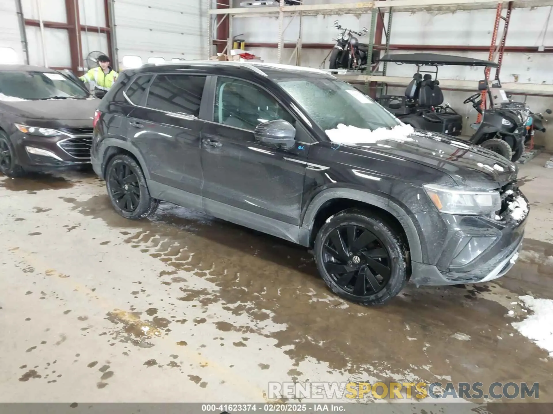 1 Photograph of a damaged car 3VVUX7B24RM044079 VOLKSWAGEN TAOS 2024