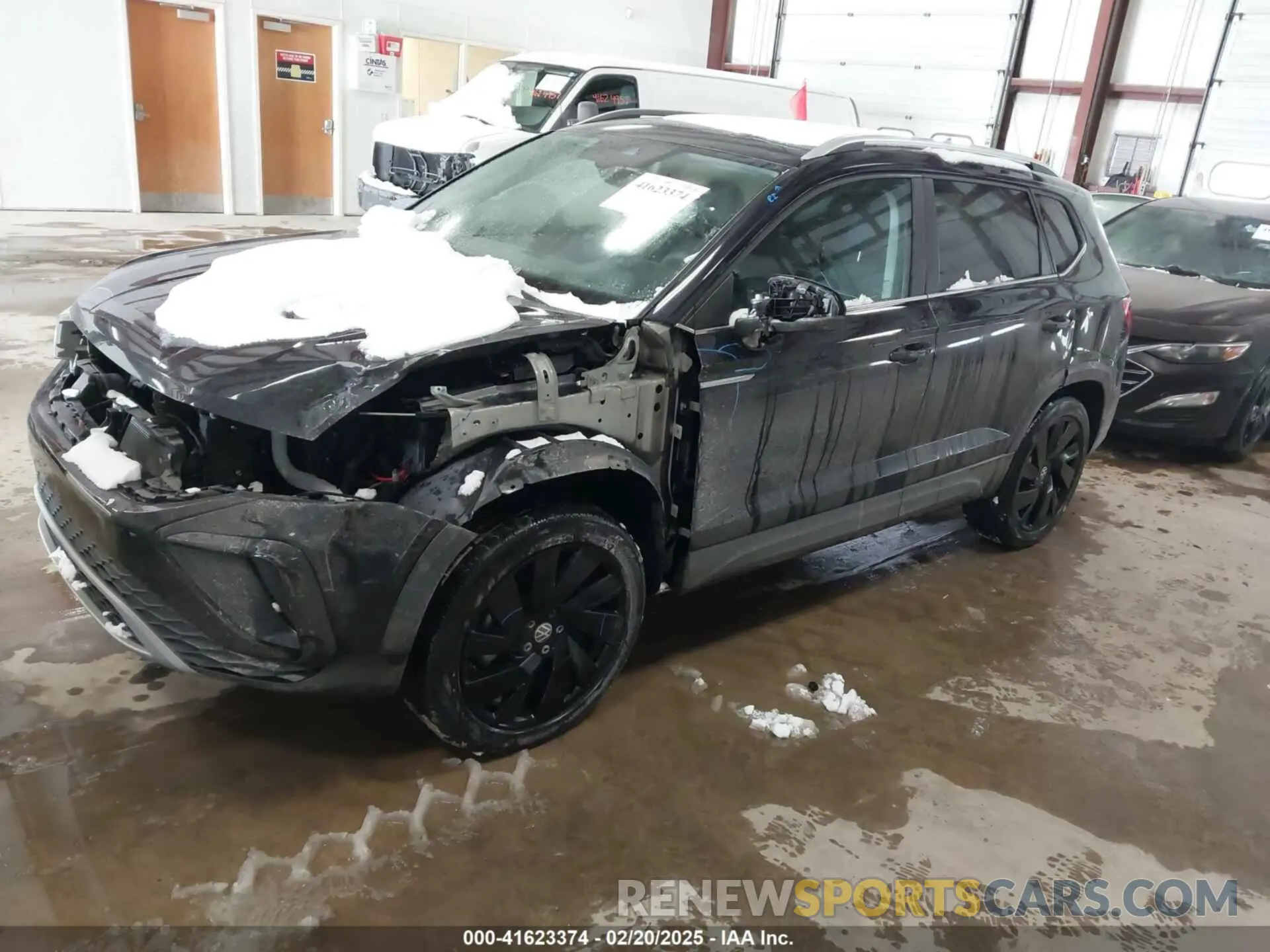 2 Photograph of a damaged car 3VVUX7B24RM044079 VOLKSWAGEN TAOS 2024