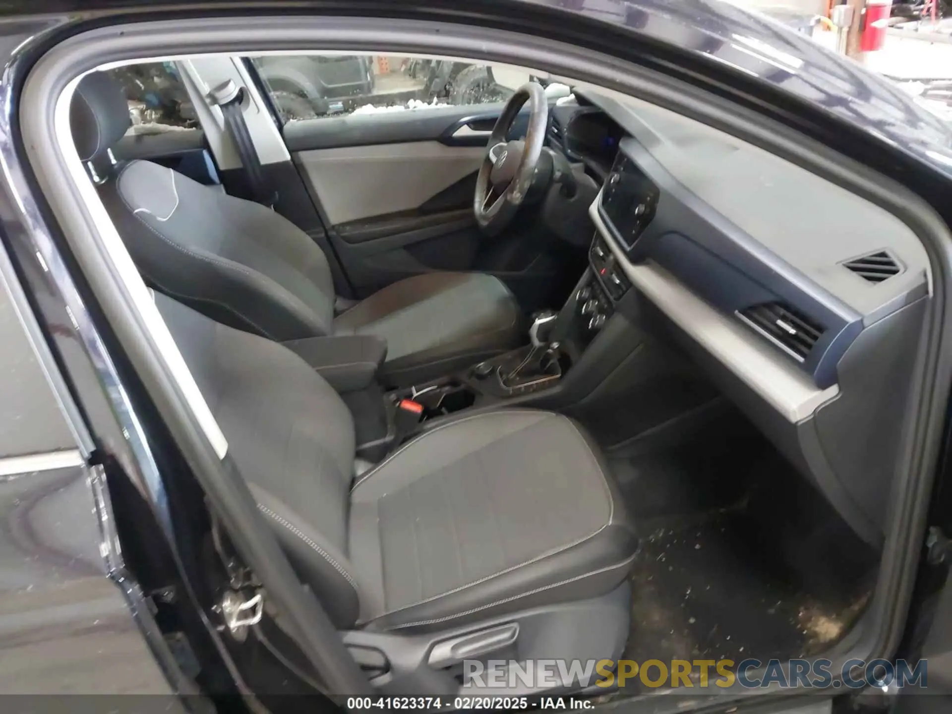 5 Photograph of a damaged car 3VVUX7B24RM044079 VOLKSWAGEN TAOS 2024