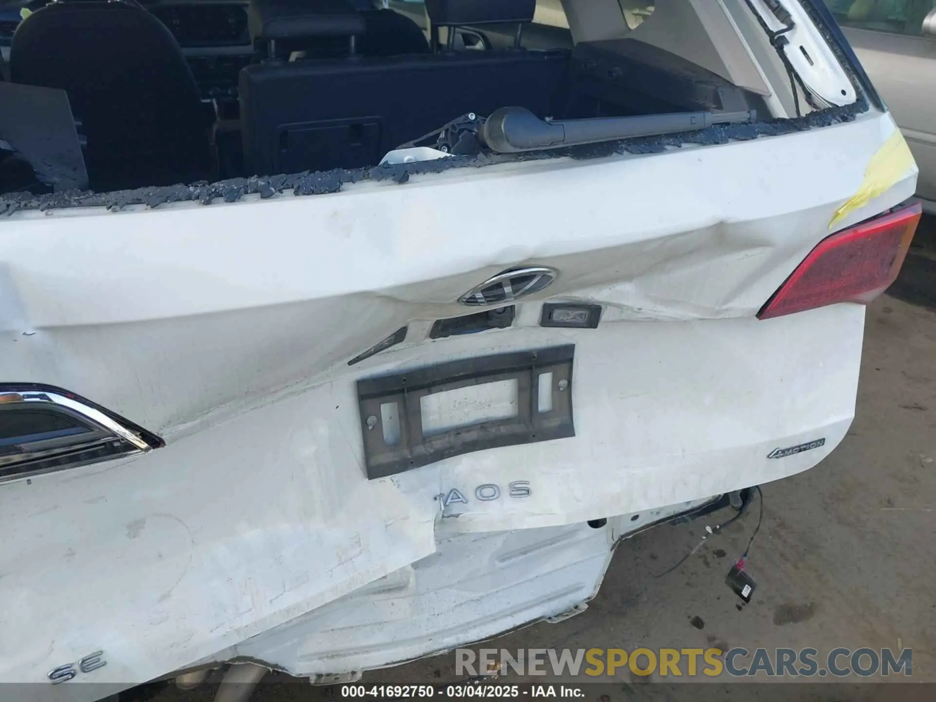 6 Photograph of a damaged car 3VVUX7B28RM062424 VOLKSWAGEN TAOS 2024