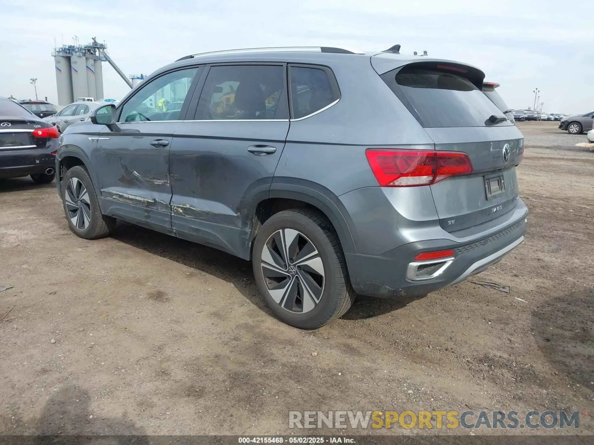 3 Photograph of a damaged car 3VVUX7B28RM069843 VOLKSWAGEN TAOS 2024