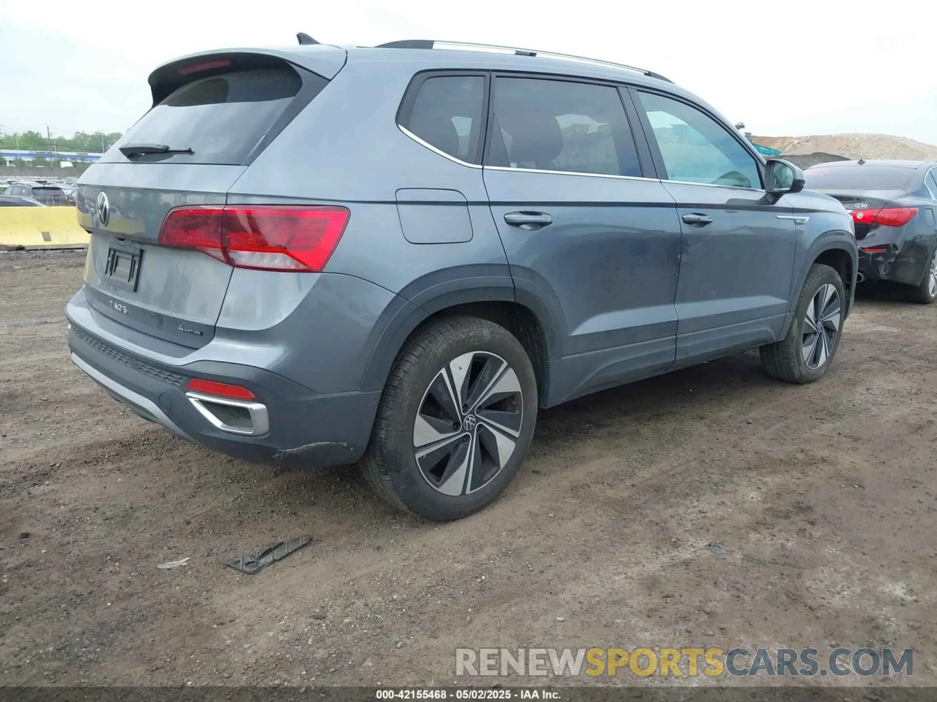 4 Photograph of a damaged car 3VVUX7B28RM069843 VOLKSWAGEN TAOS 2024