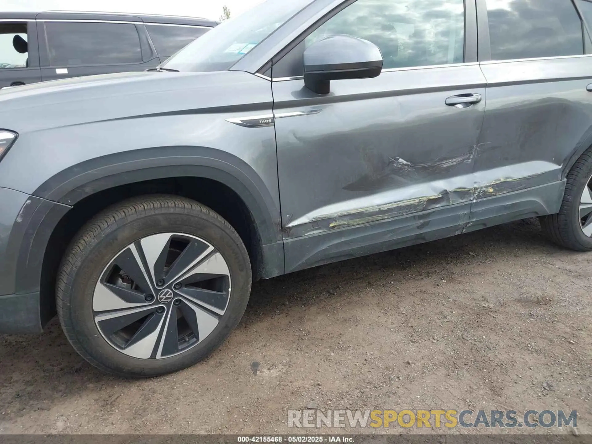 6 Photograph of a damaged car 3VVUX7B28RM069843 VOLKSWAGEN TAOS 2024