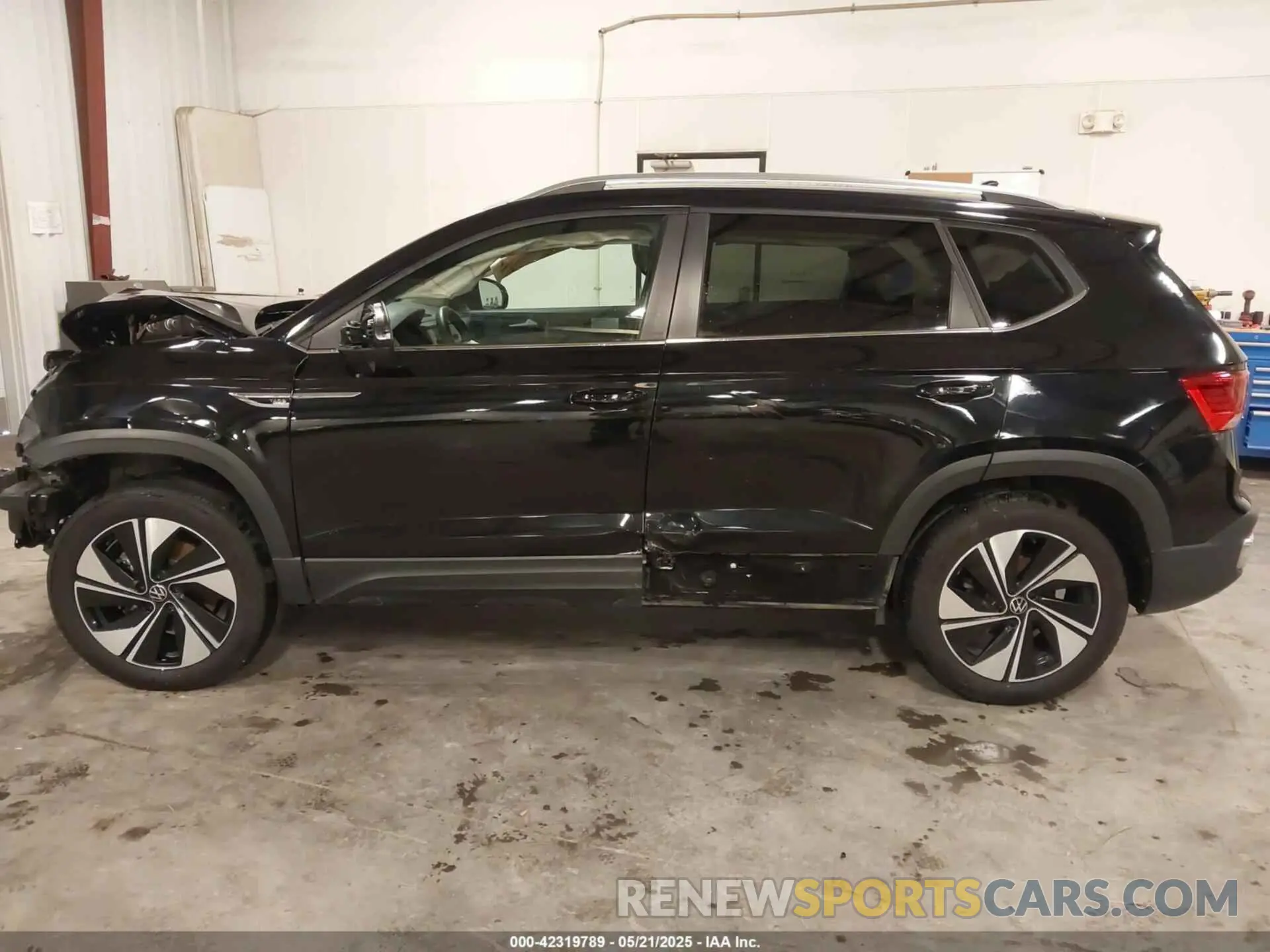15 Photograph of a damaged car 3VVVX7B20RM047534 VOLKSWAGEN TAOS 2024