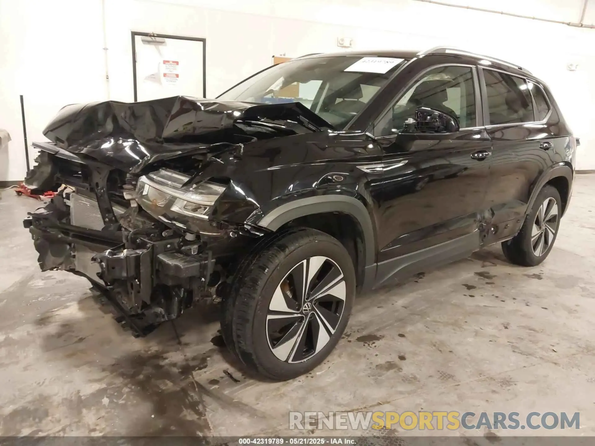 2 Photograph of a damaged car 3VVVX7B20RM047534 VOLKSWAGEN TAOS 2024