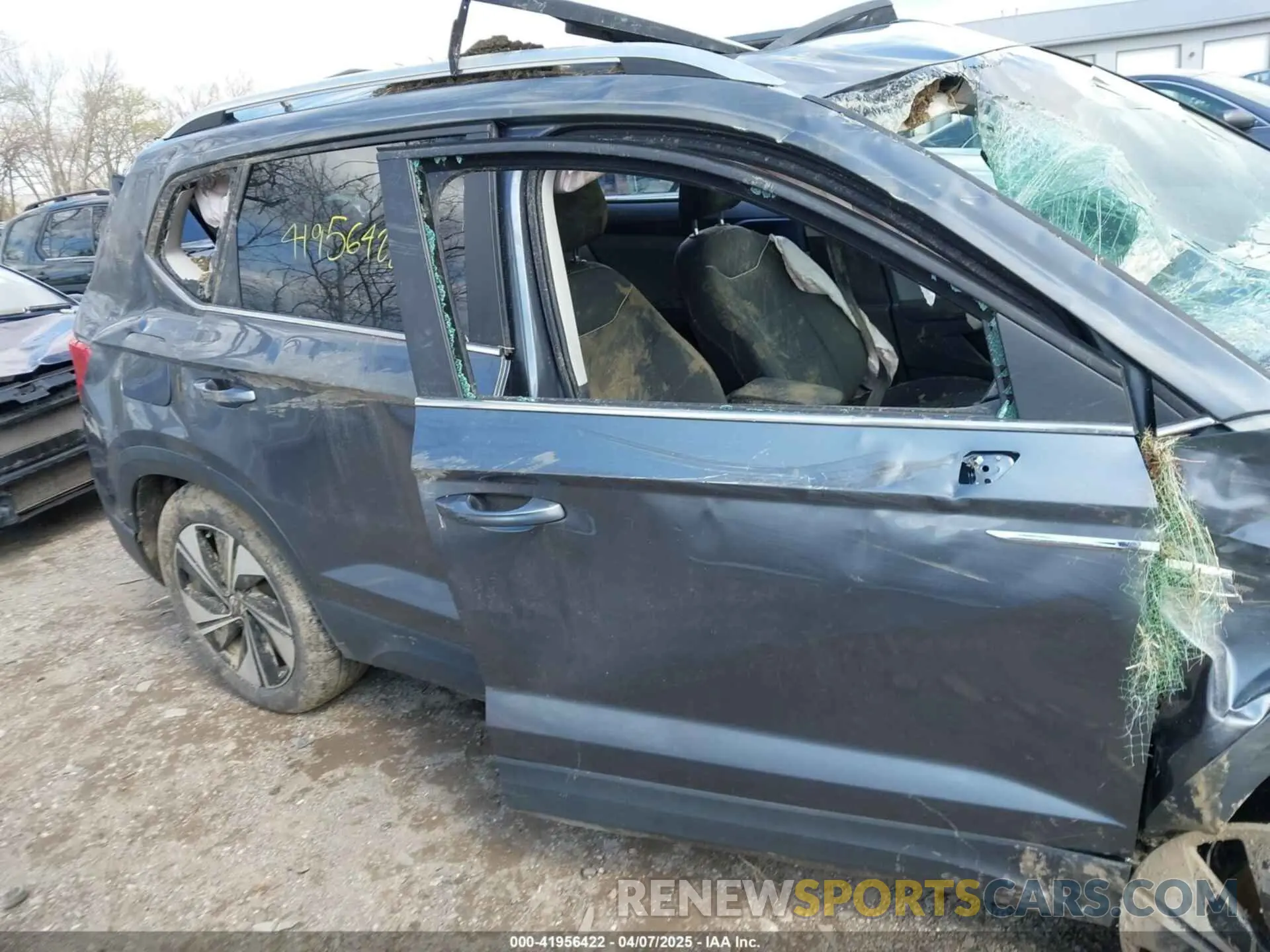 13 Photograph of a damaged car 3VVVX7B24RM034236 VOLKSWAGEN TAOS 2024