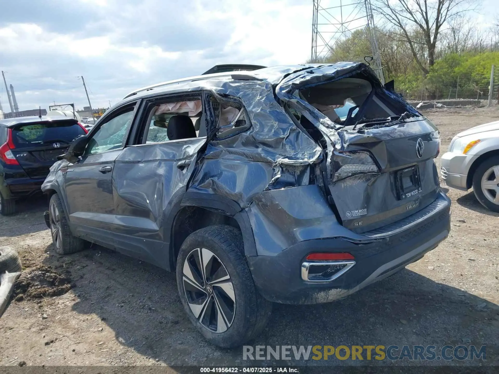 3 Photograph of a damaged car 3VVVX7B24RM034236 VOLKSWAGEN TAOS 2024