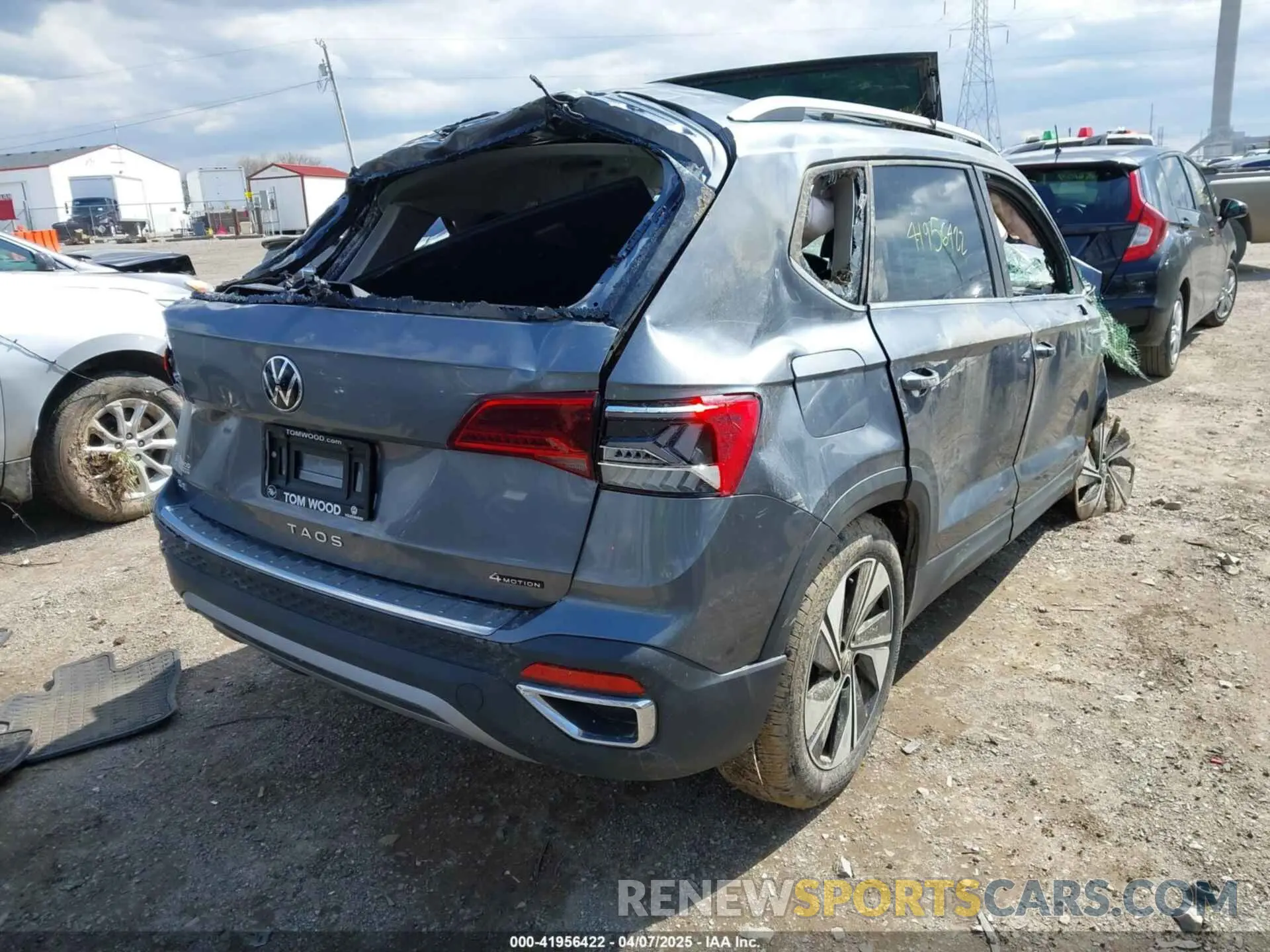 4 Photograph of a damaged car 3VVVX7B24RM034236 VOLKSWAGEN TAOS 2024