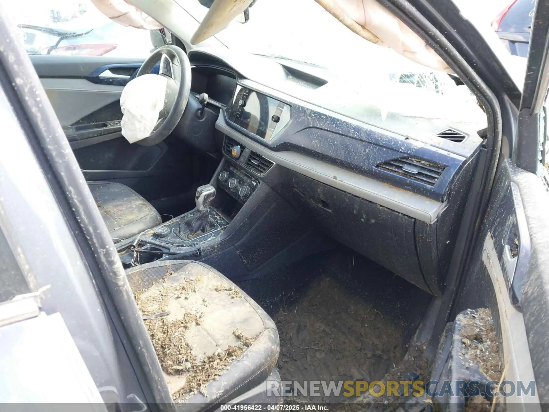 5 Photograph of a damaged car 3VVVX7B24RM034236 VOLKSWAGEN TAOS 2024